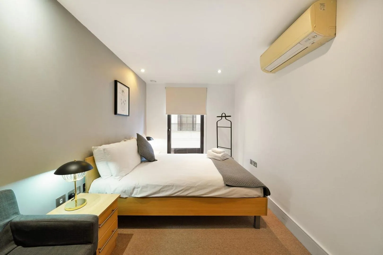 Bed in Modern Apartments in Bayswater Central London FREE WIFI & AIRCON by City Stay Aparts London