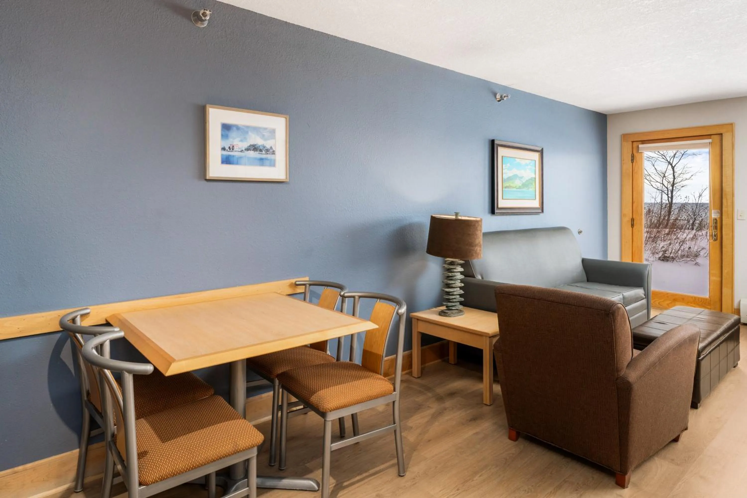 Dining area in East Bay Suites