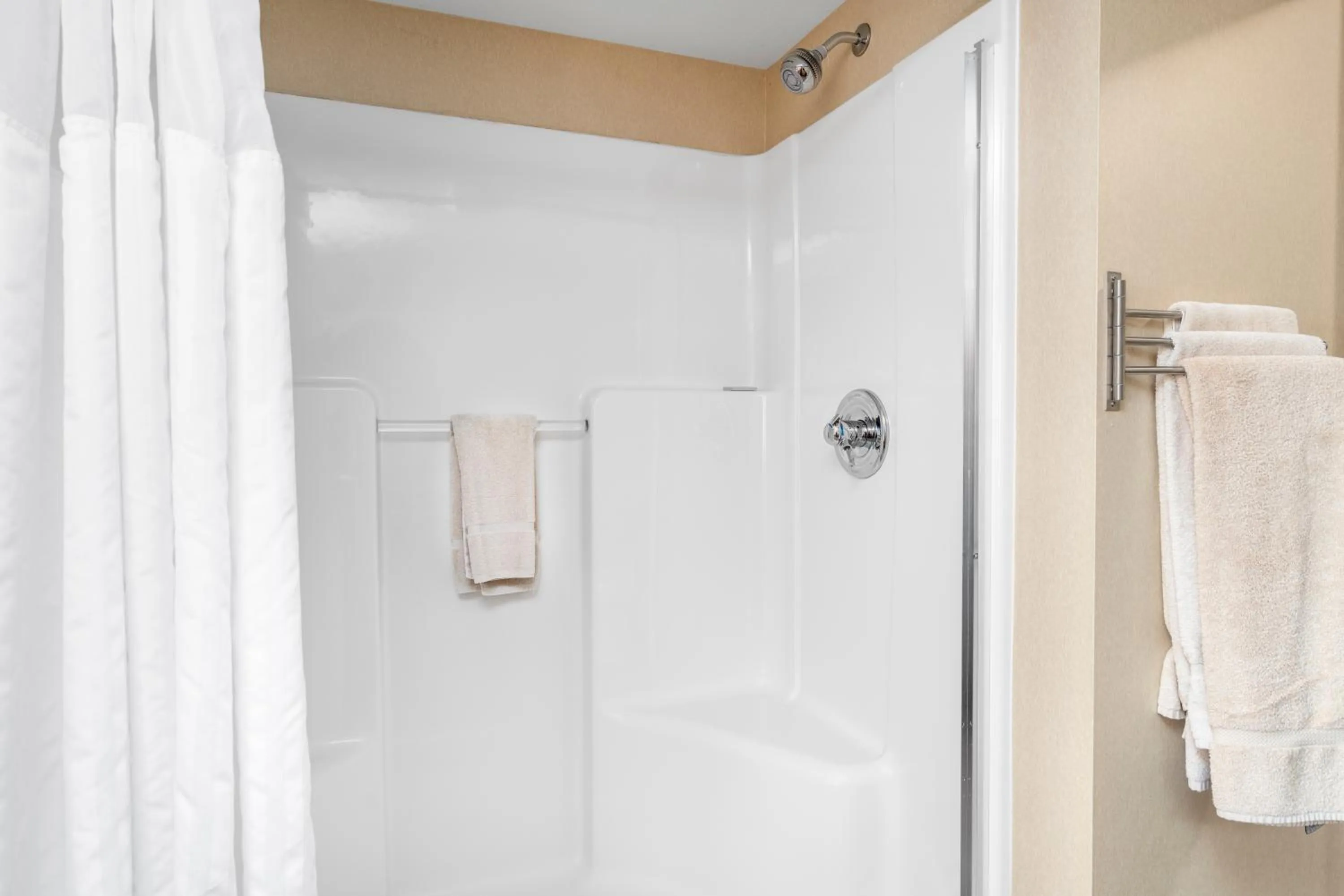 Shower in East Bay Suites