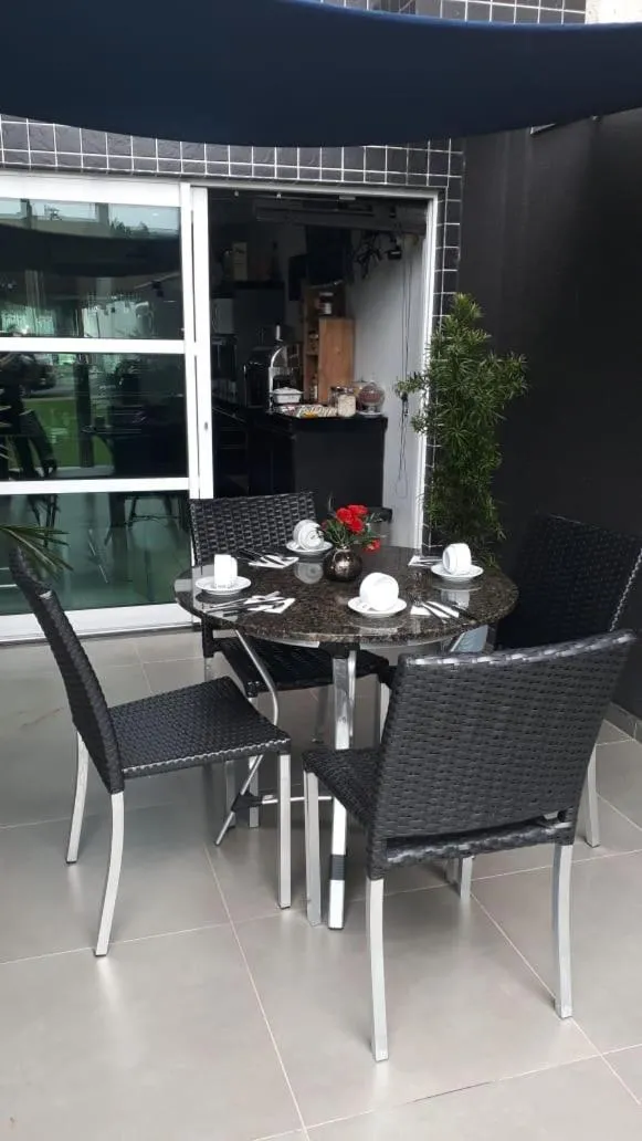 Hollyster Hotel