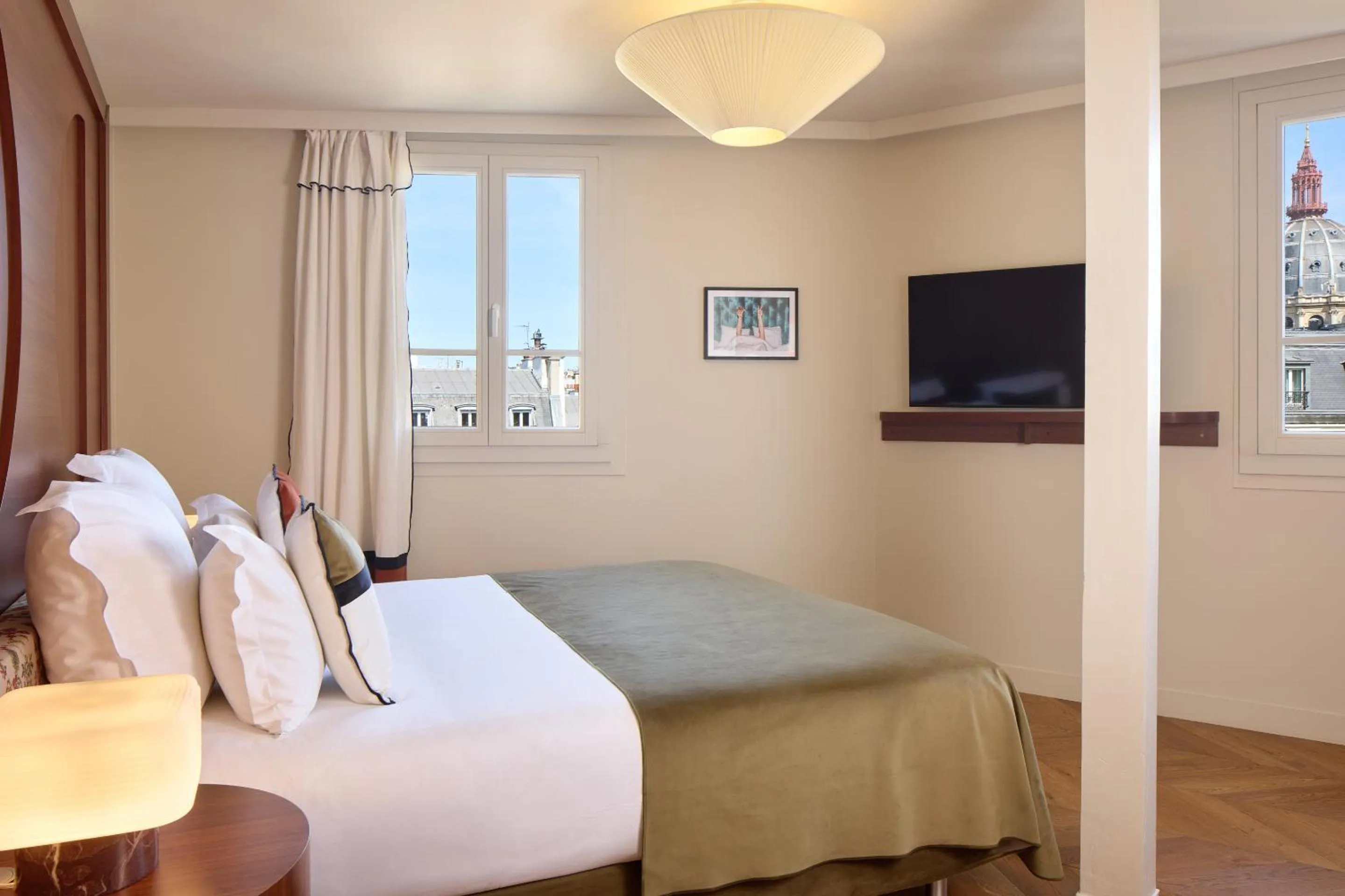Communal lounge/ TV room, Bed in Hôtel d'Argenson