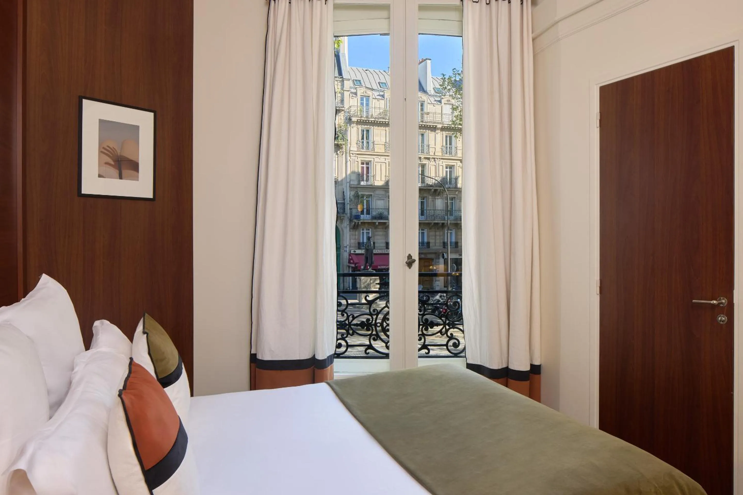 Bed in Hôtel d'Argenson
