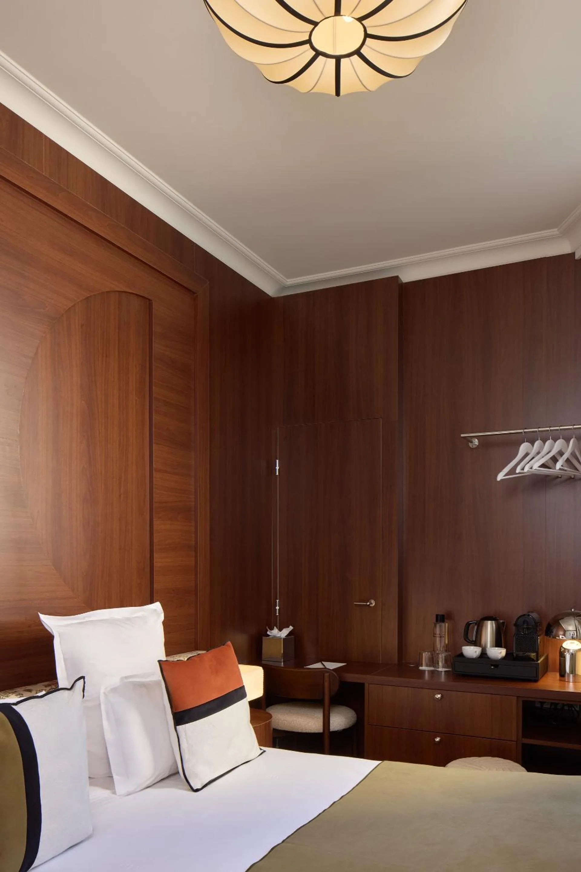 Bed in Hôtel d'Argenson