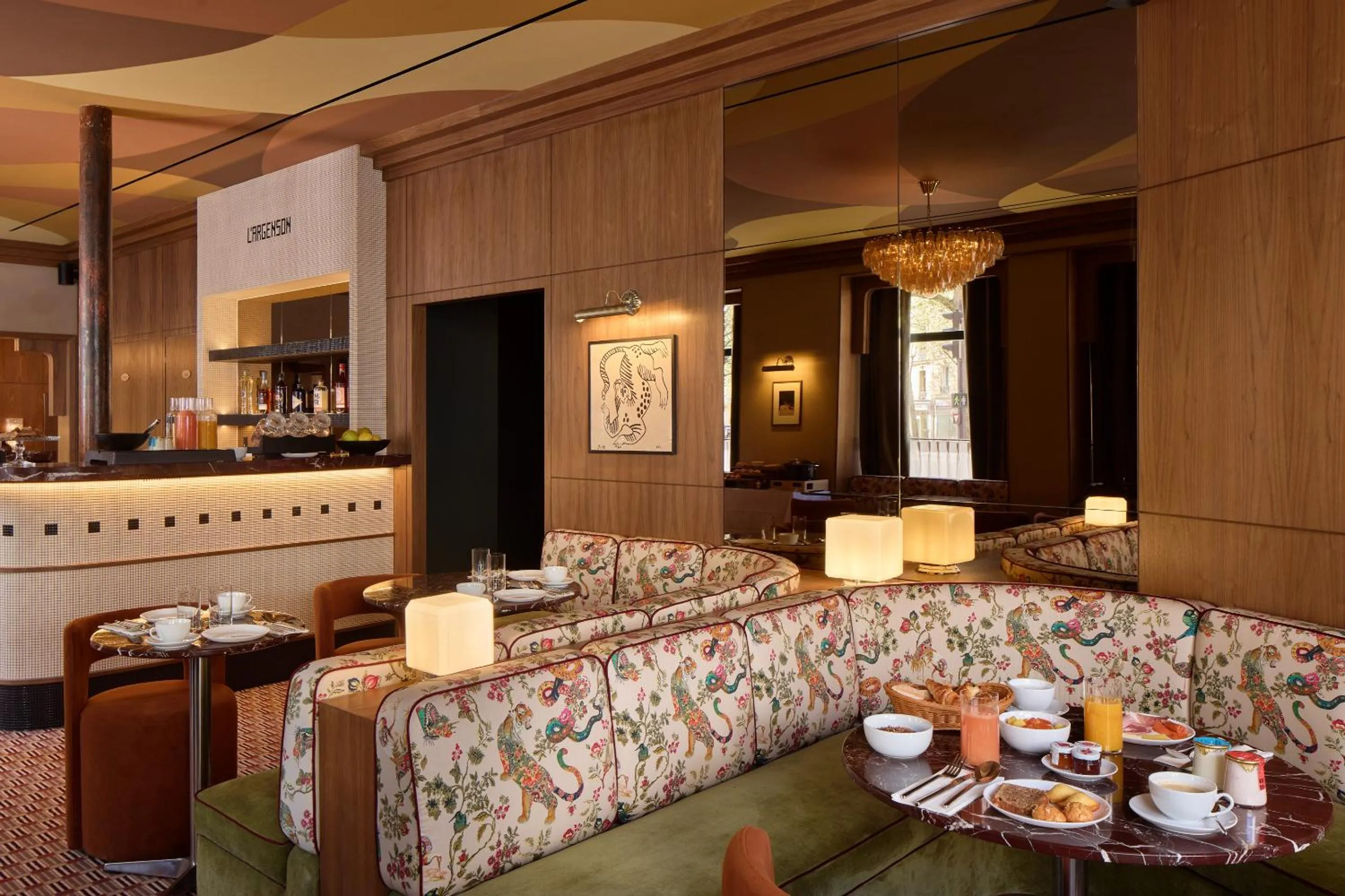 Restaurant/places to eat in Hôtel d'Argenson