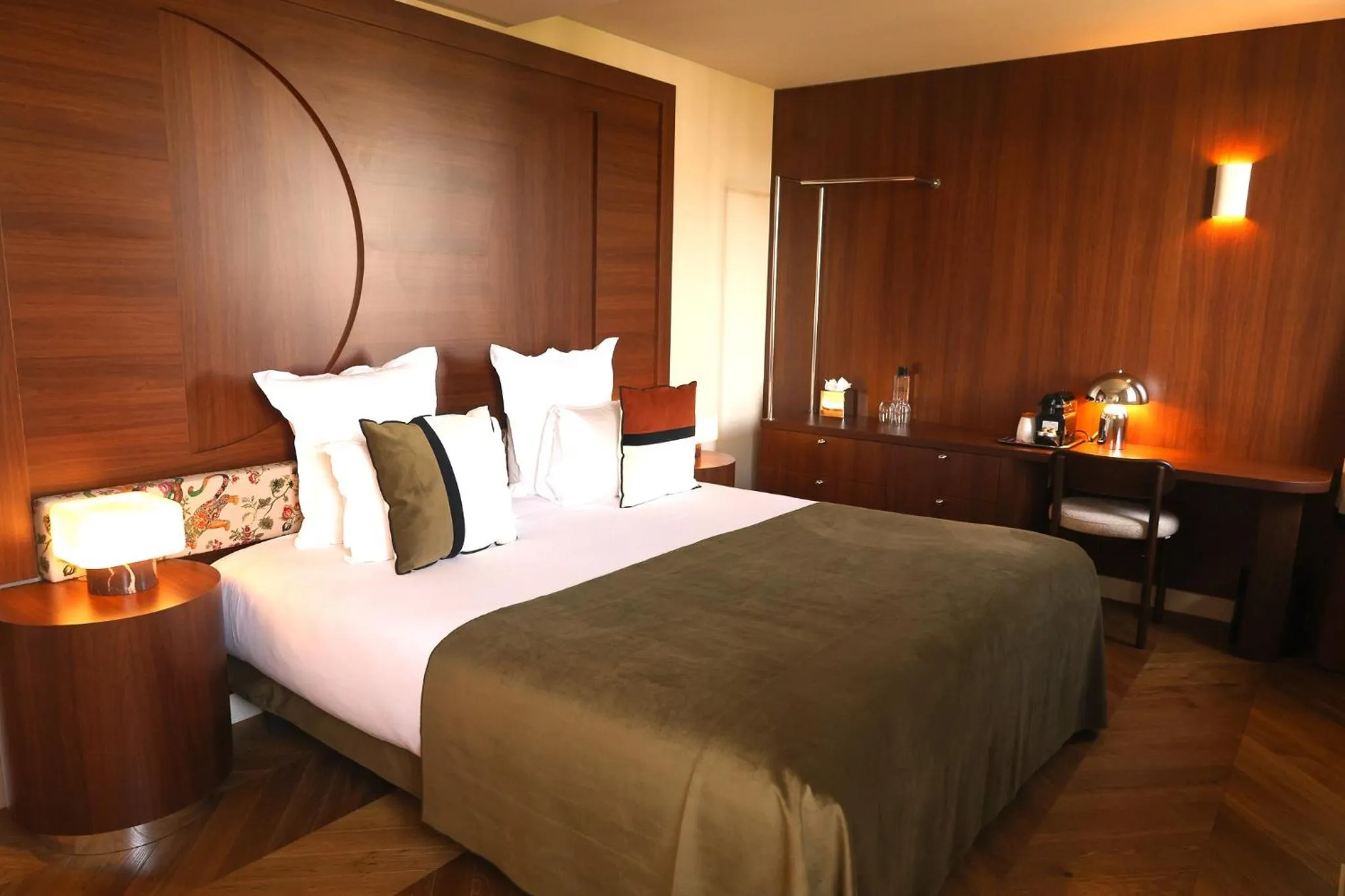 Bed in Hôtel d'Argenson