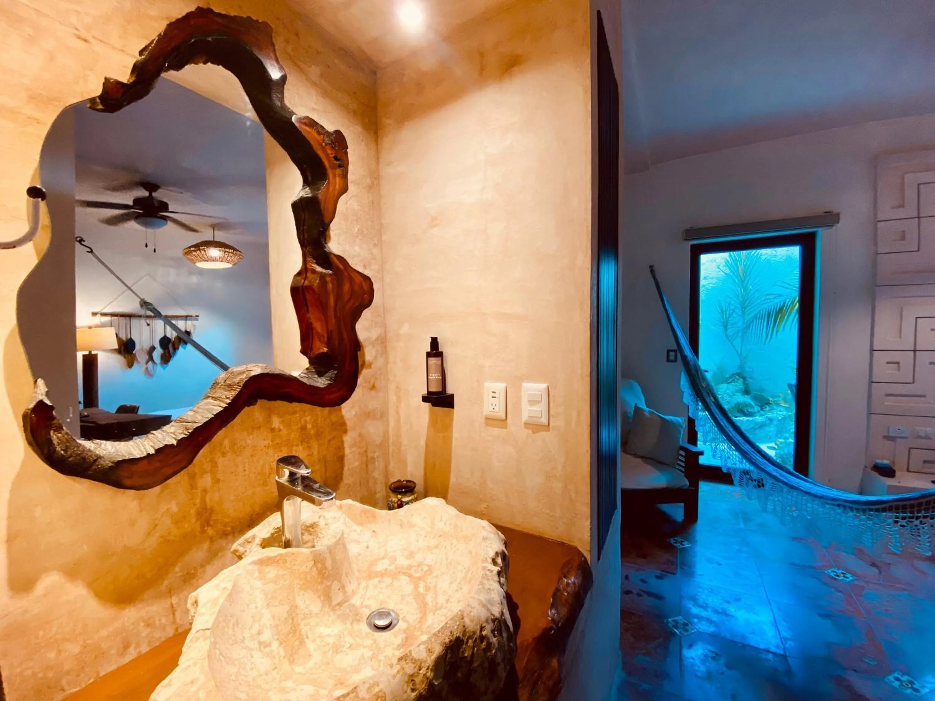 Bathroom, Bed in Hotel Para Ti - Adults Only