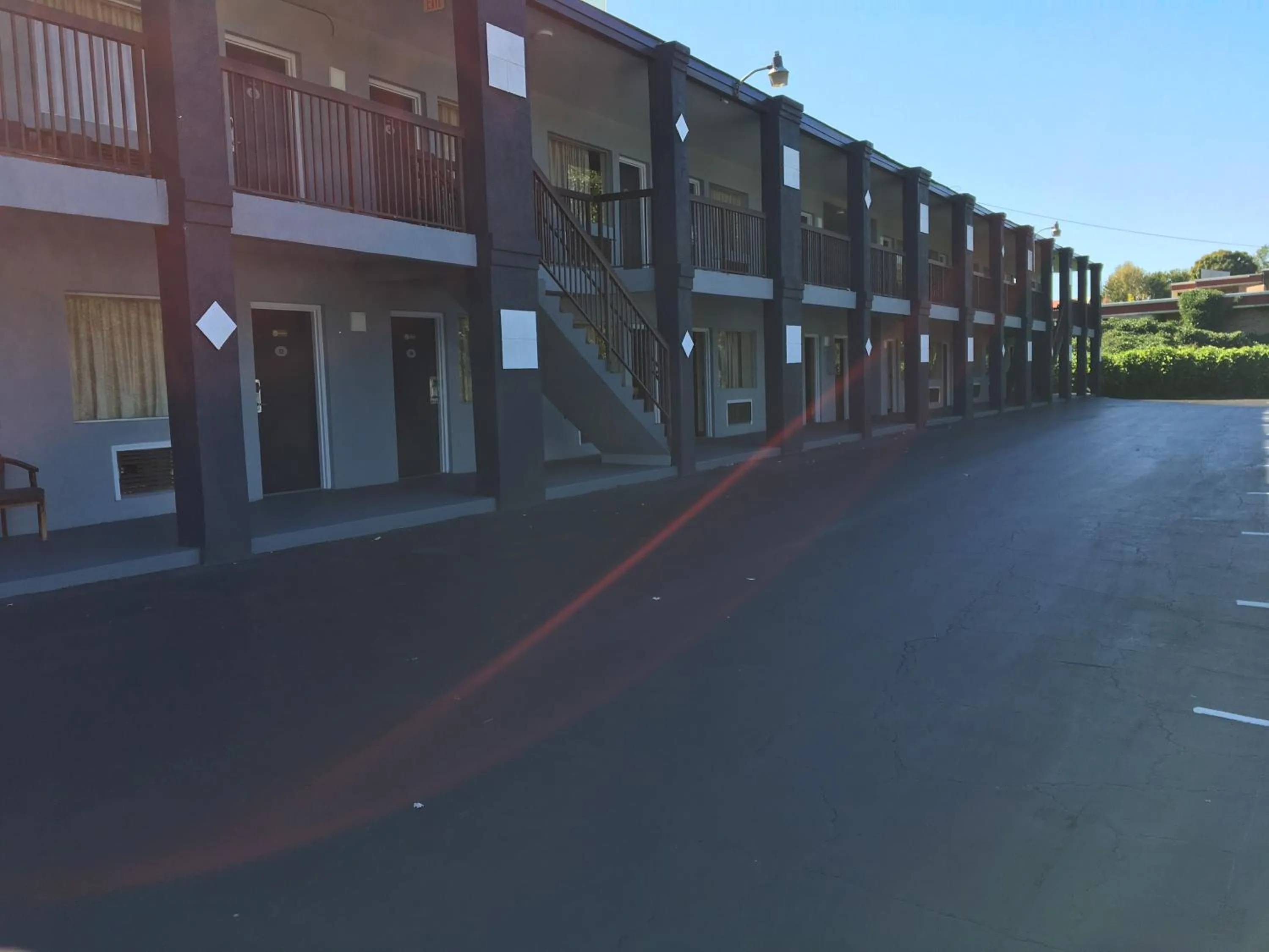 Facade/entrance in Fulton Inn