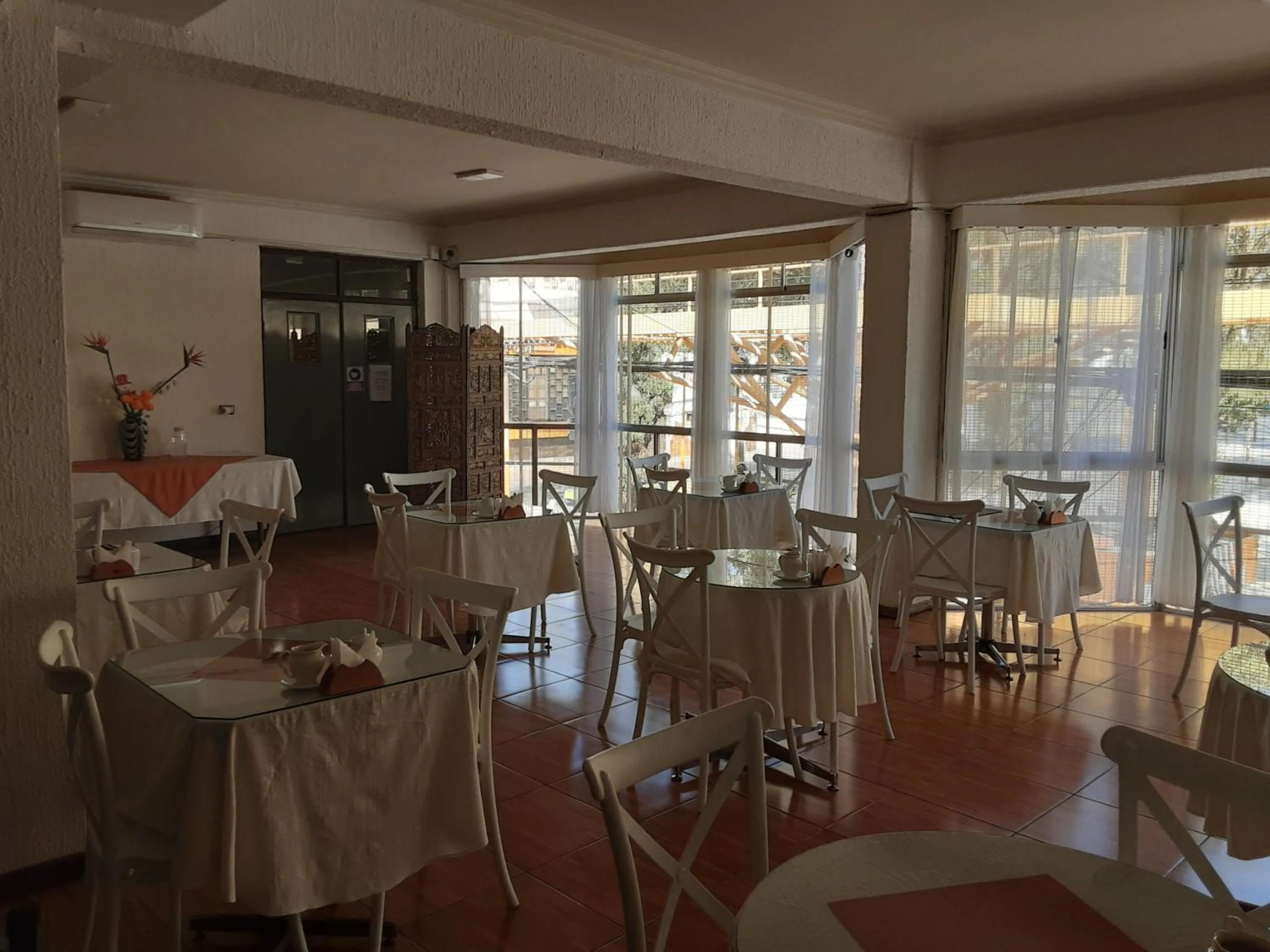 Restaurant/places to eat in Hotel Quitor