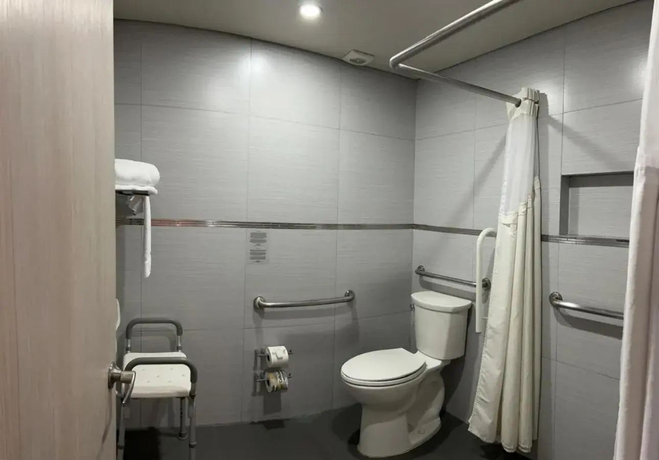 Bathroom in Holiday Inn Express Mexico- Toreo by IHG Bathroom in Holiday Inn Express Mexico- Toreo by IHG