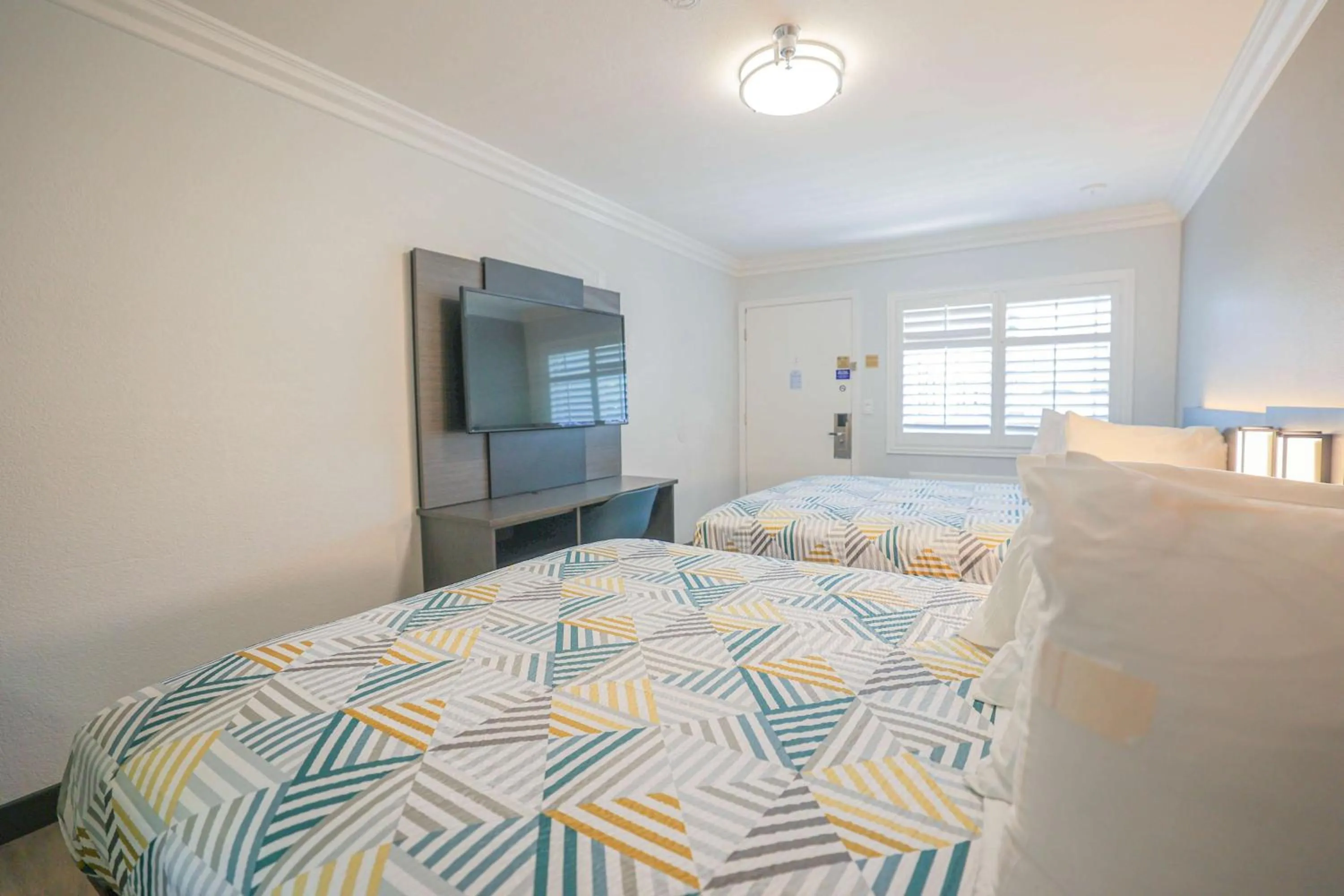 Bedroom, Bed in Motel 6, Tustin, Orange County-CA