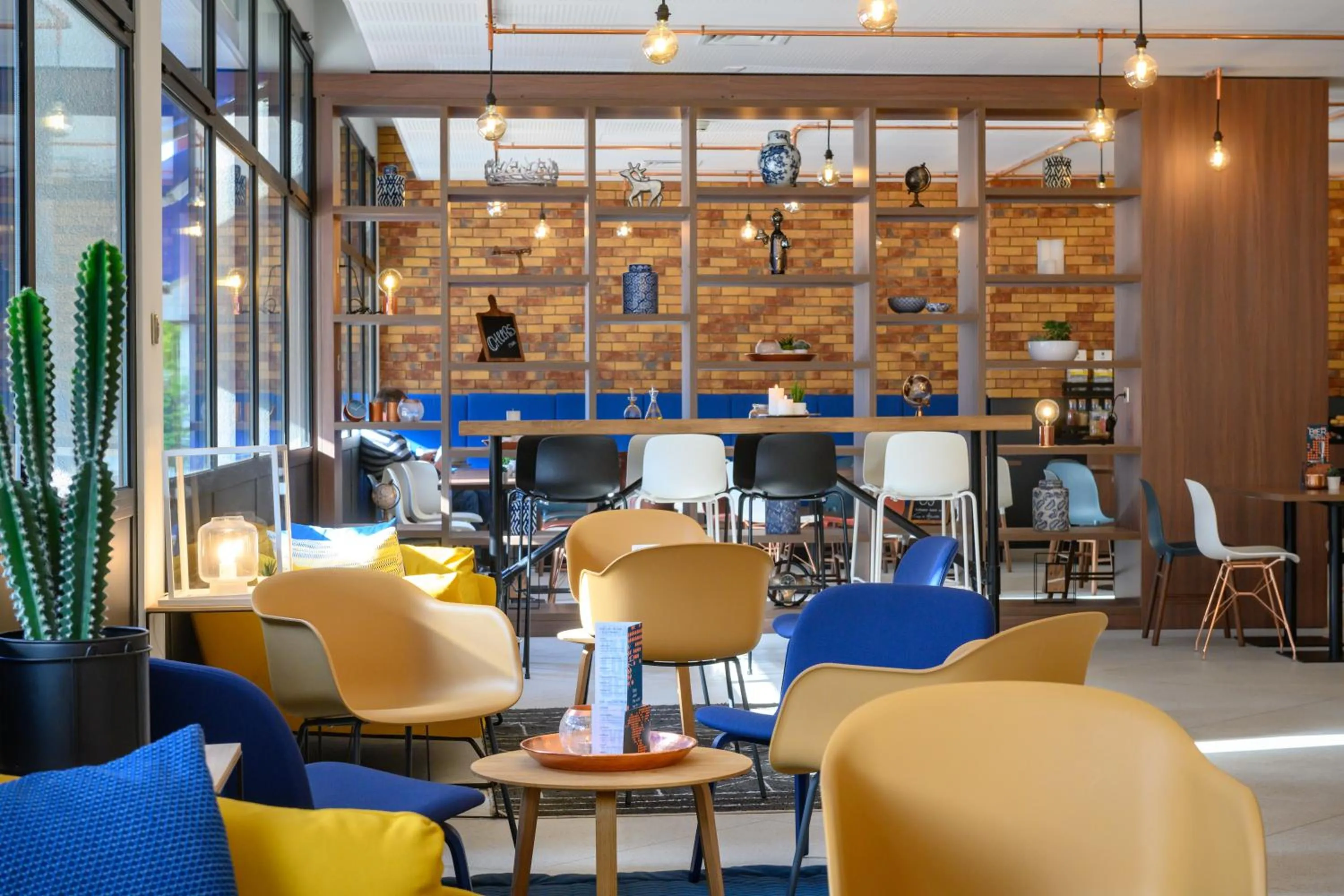 Lounge or bar in Tulip Inn Antwerpen