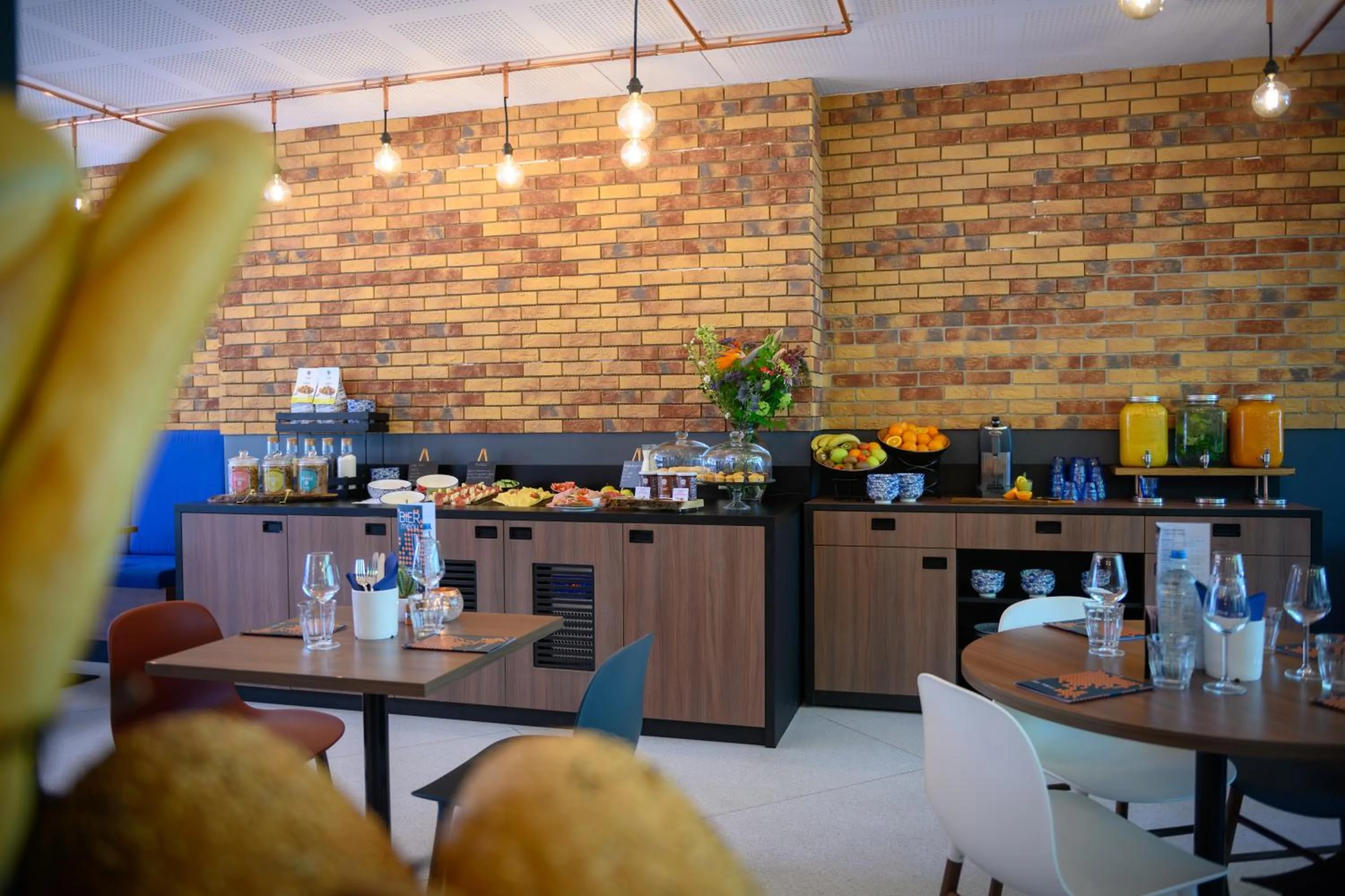 Restaurant/places to eat in Tulip Inn Antwerpen