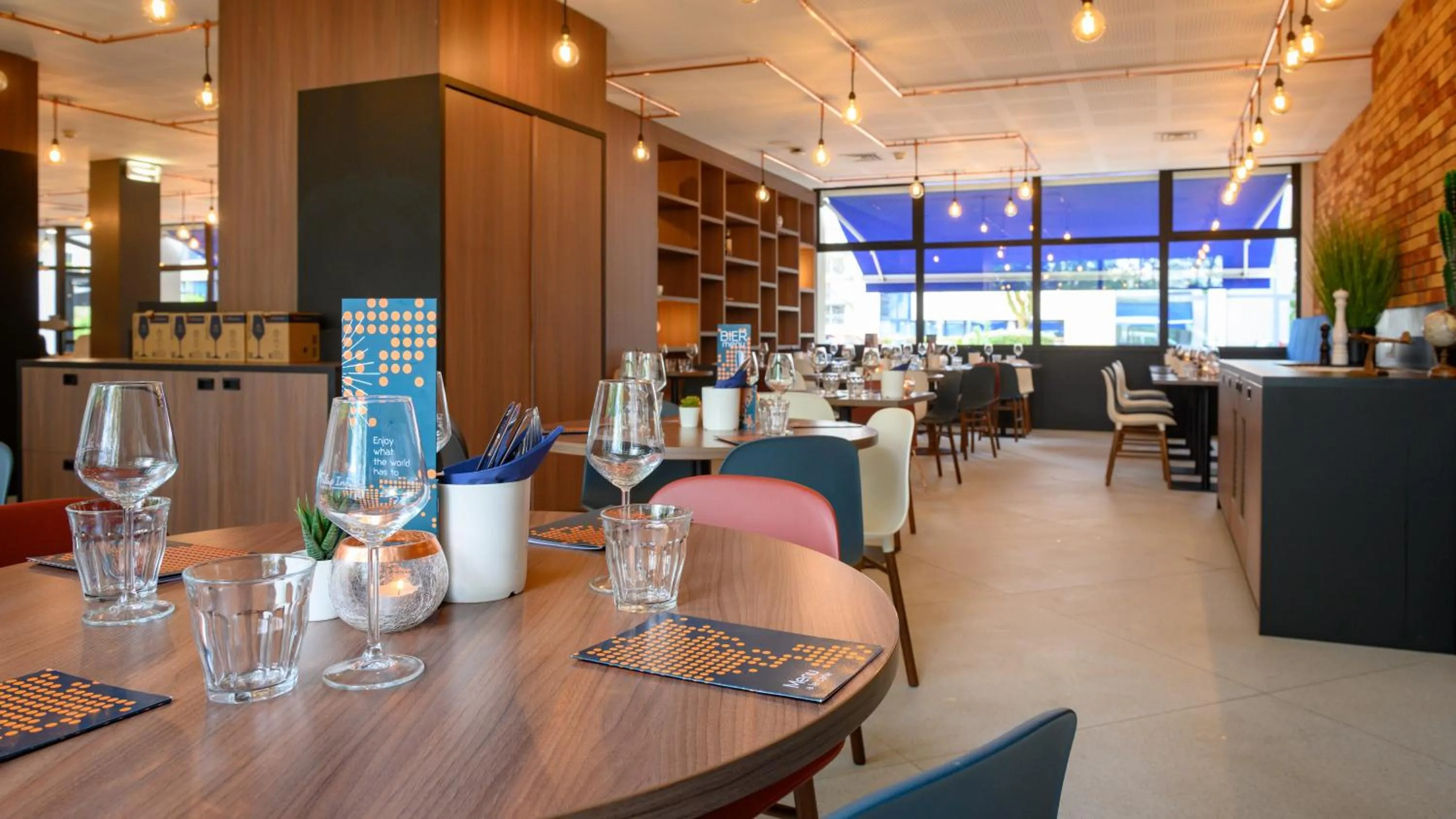 Restaurant/places to eat in Tulip Inn Antwerpen