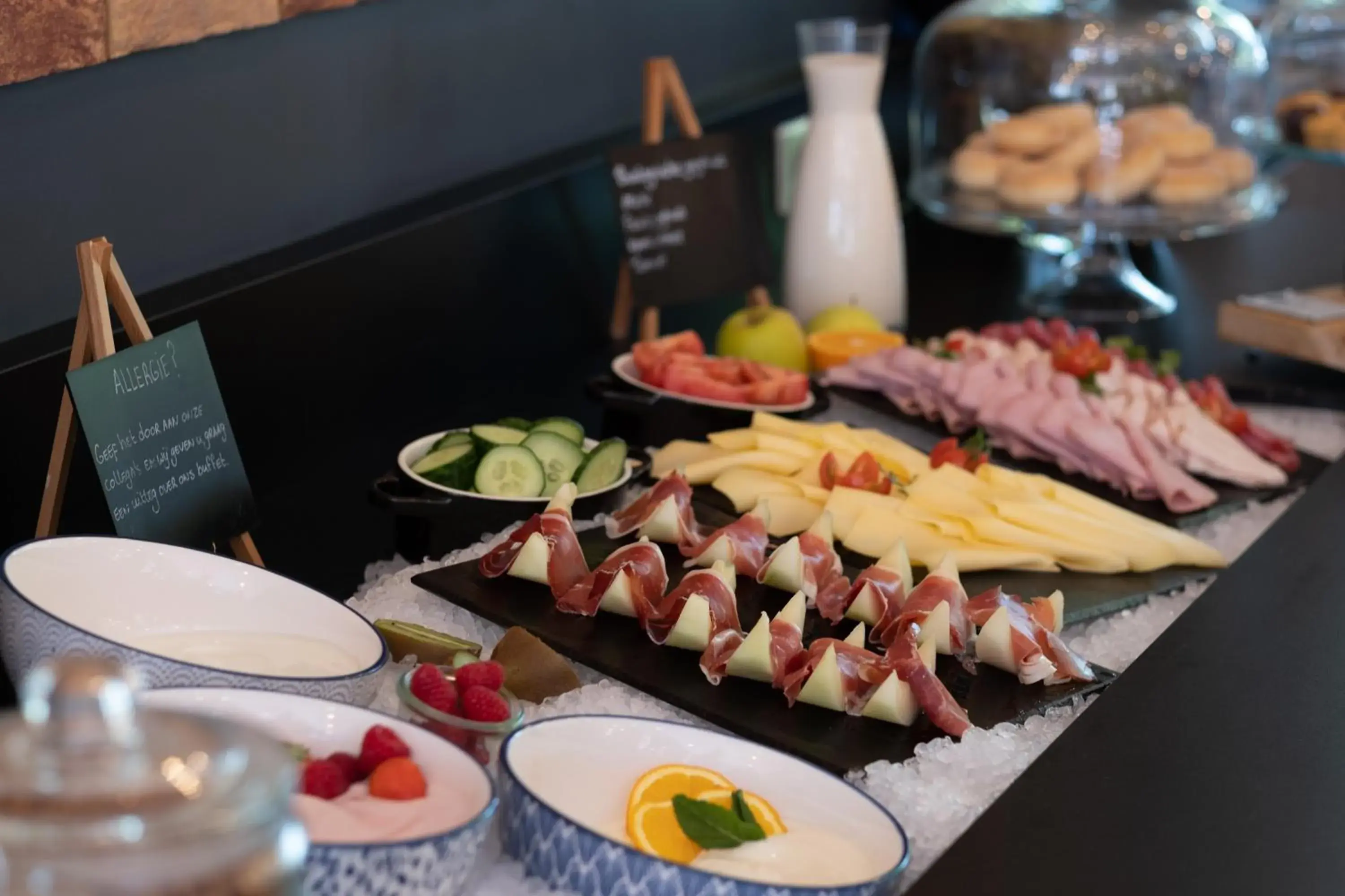 Food and drinks in Tulip Inn Antwerpen Food and drinks in Tulip Inn Antwerpen