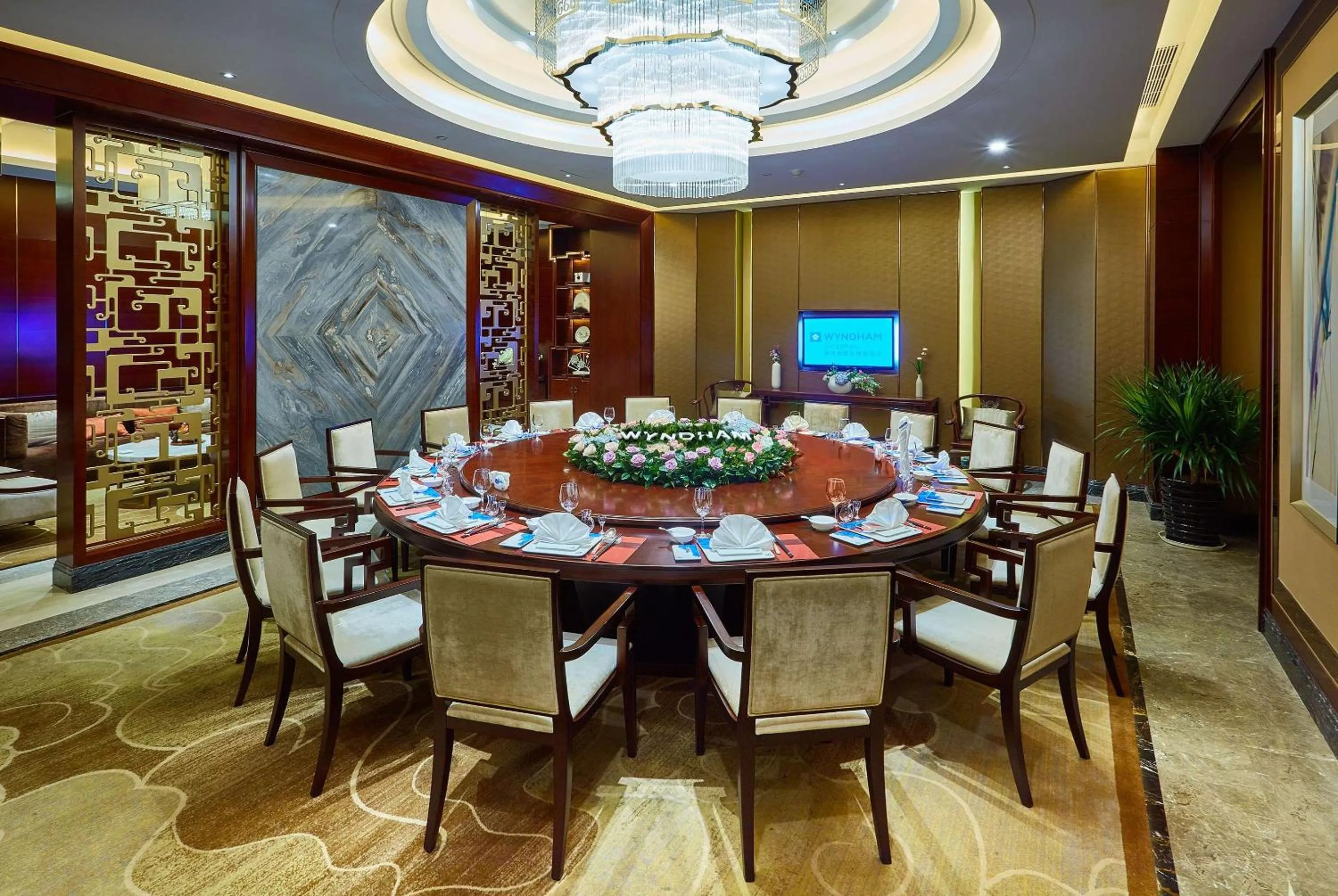 Restaurant/places to eat in Wyndham Jingzhou