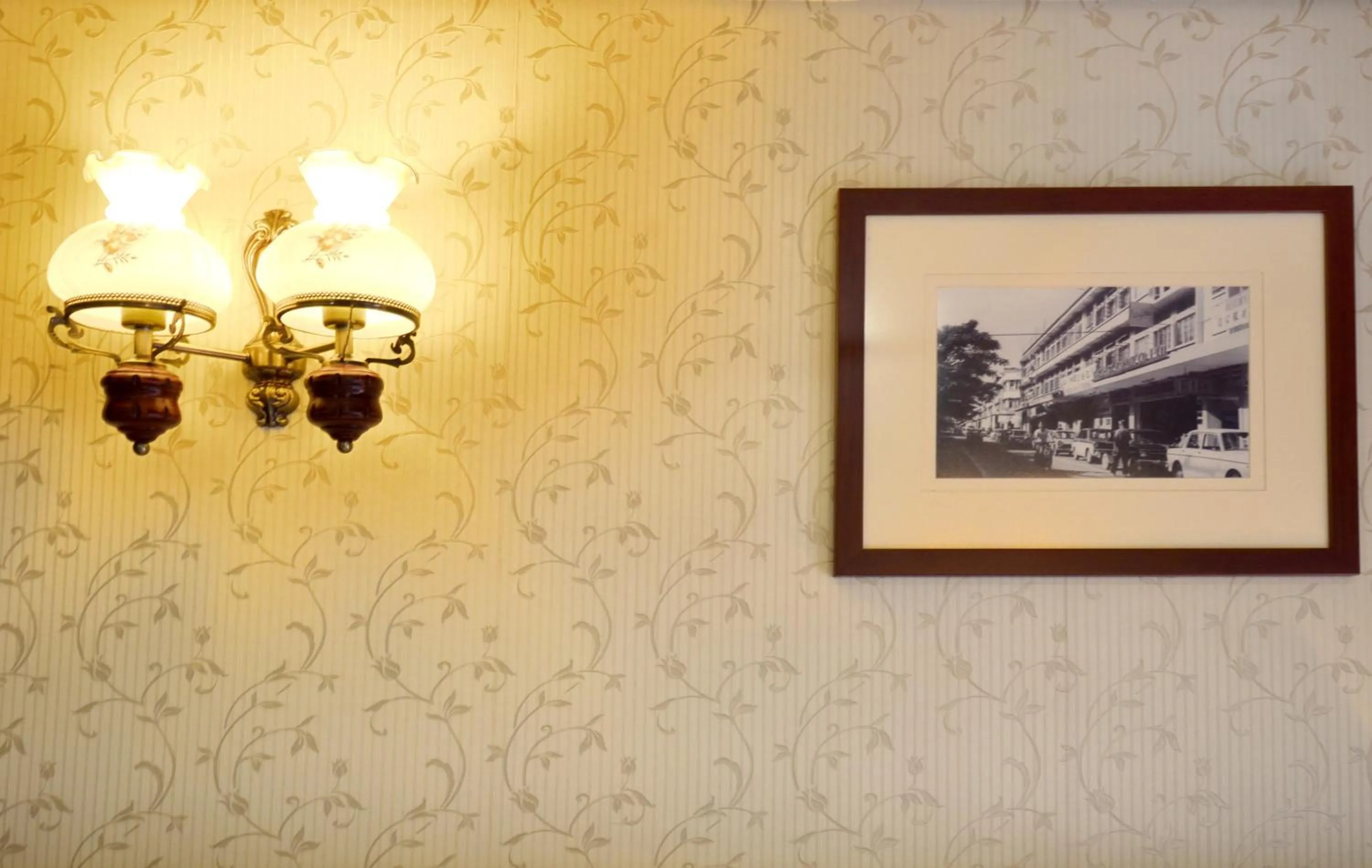 Decorative detail in Hotel Kooler Inn