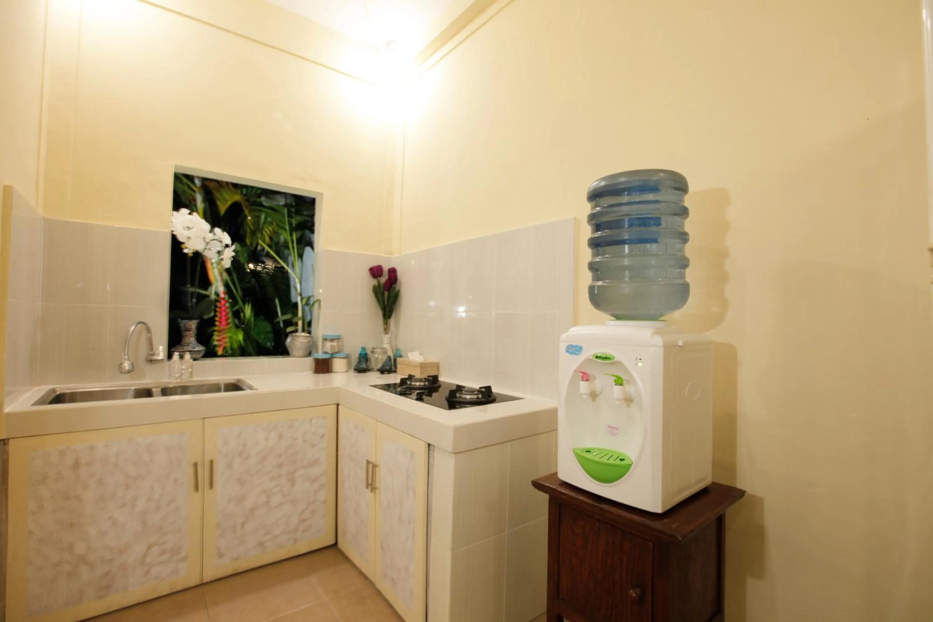 Kitchen or kitchenette in Villa Alam Biru Gardenia