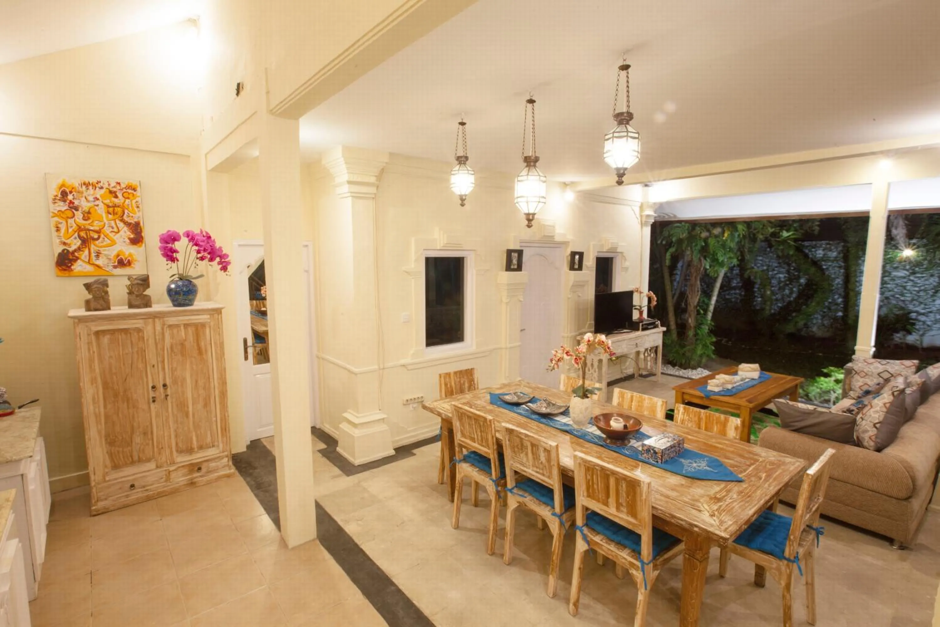 Dining area in Villa Alam Biru Gardenia