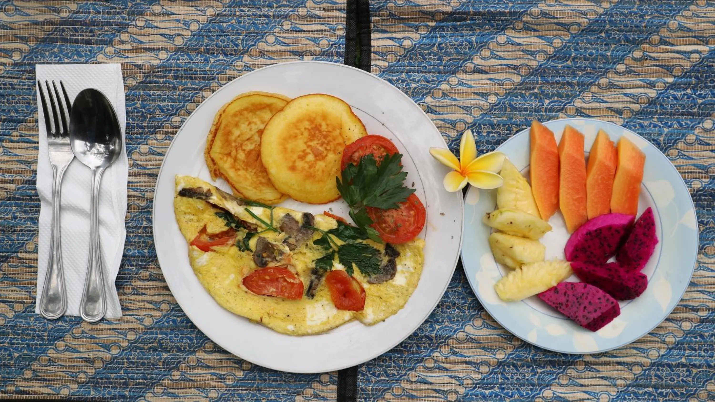 Breakfast in Villa Alam Biru Gardenia