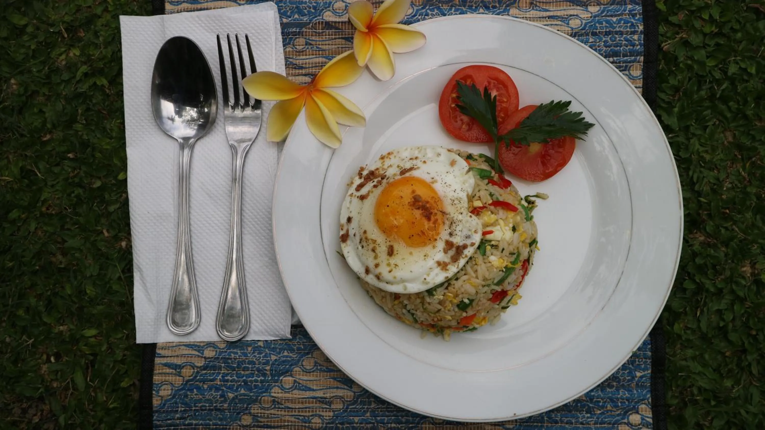 Breakfast in Villa Alam Biru Gardenia