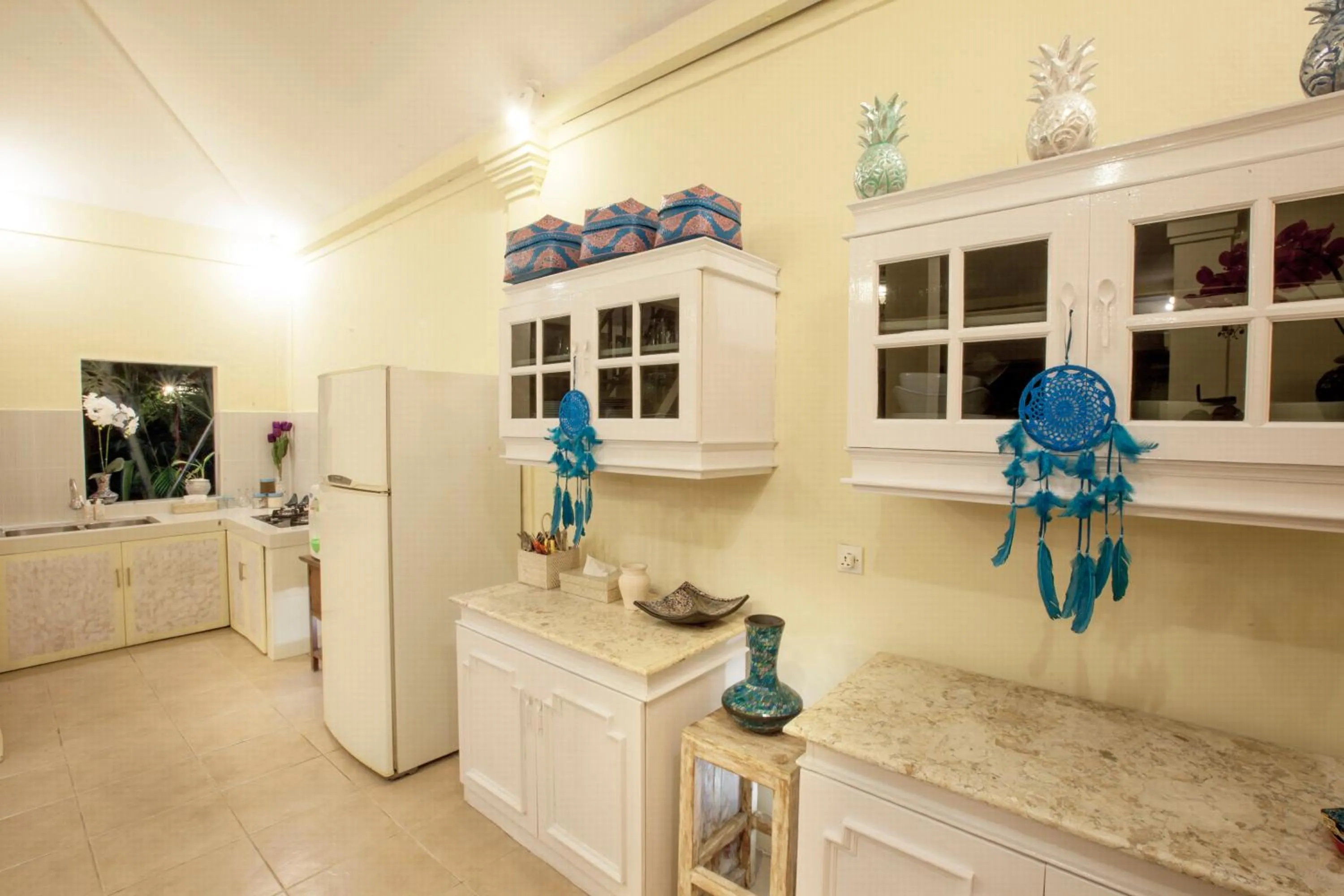 Kitchen or kitchenette in Villa Alam Biru Gardenia