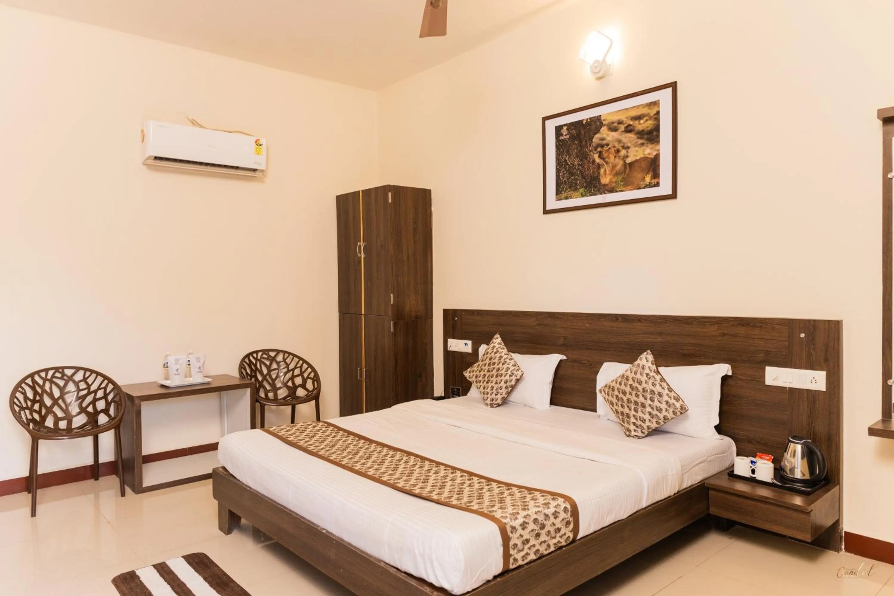 Bathroom, Bed in Daksh Resort And Amusement Park