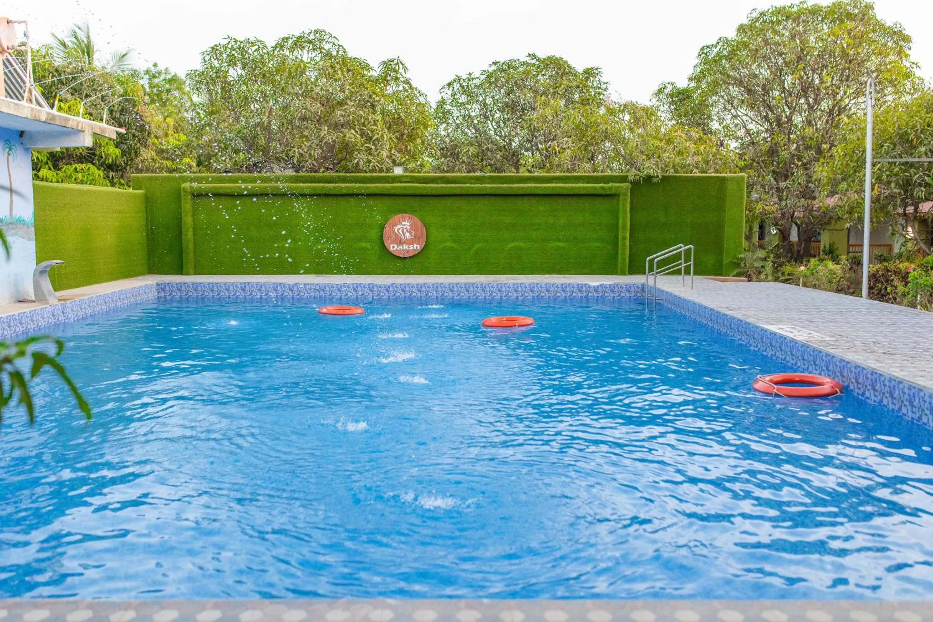 Swimming pool in Daksh Resort And Amusement Park