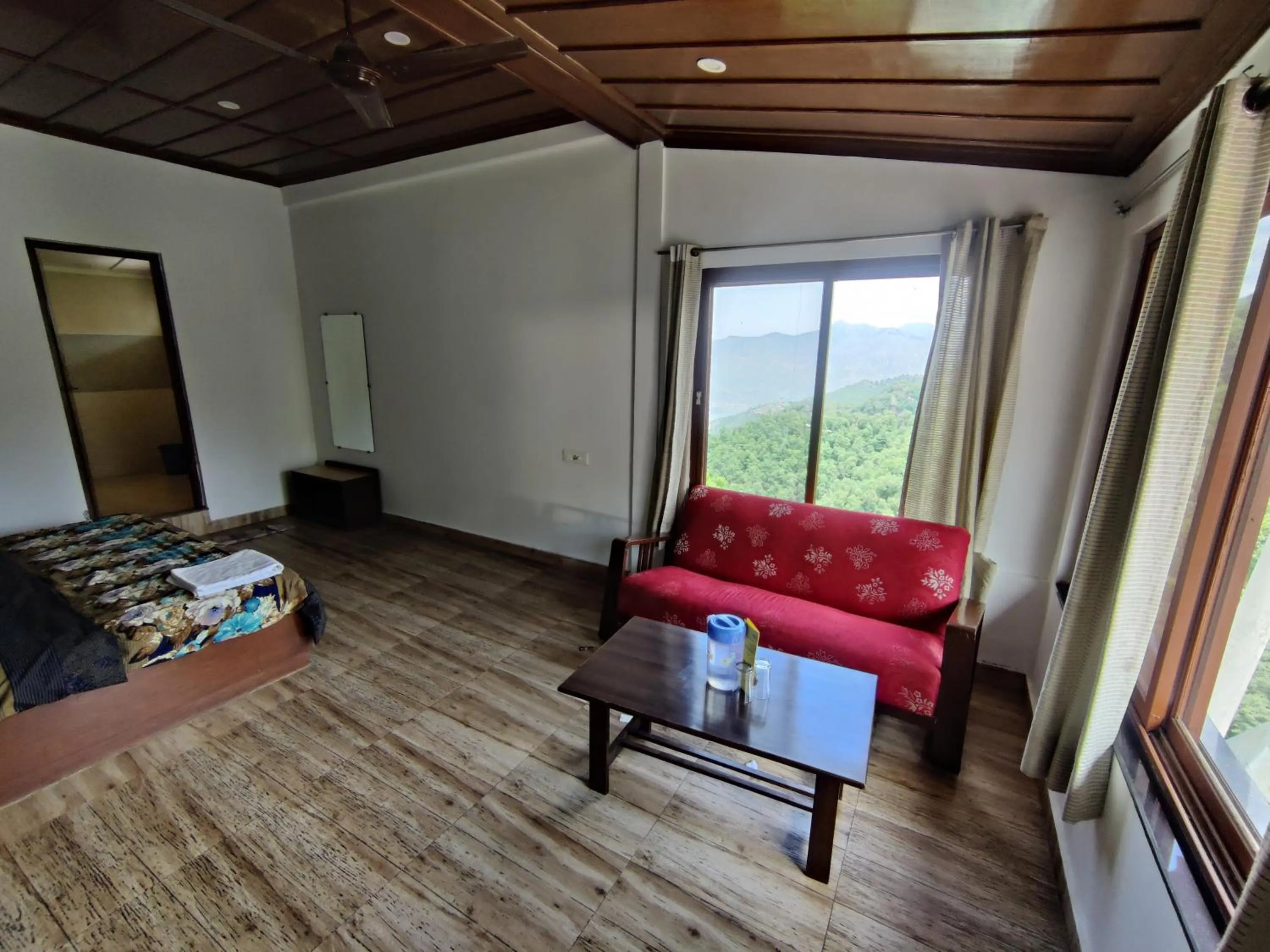 Hotel Himalayan Club