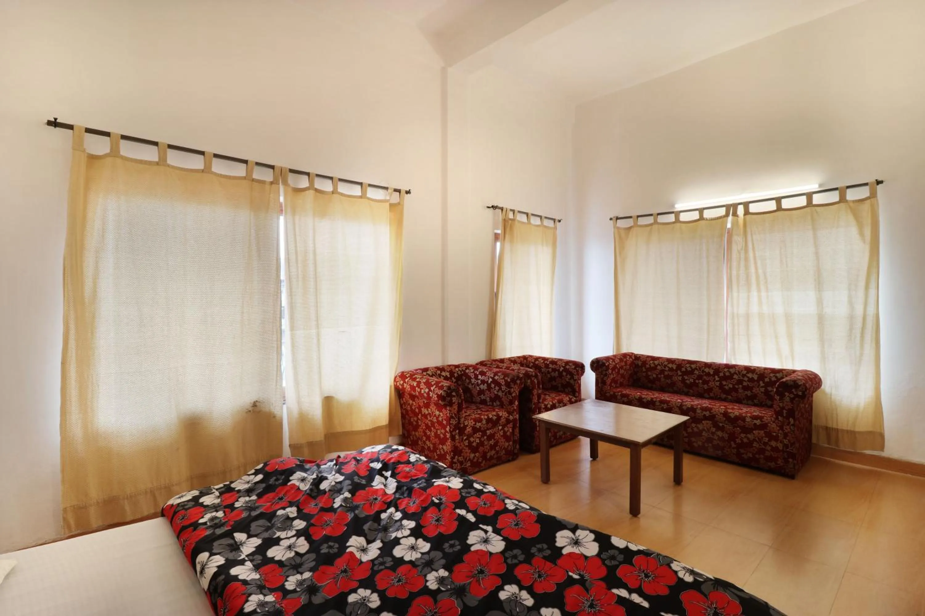 Bed in Hotel Himalayan Club