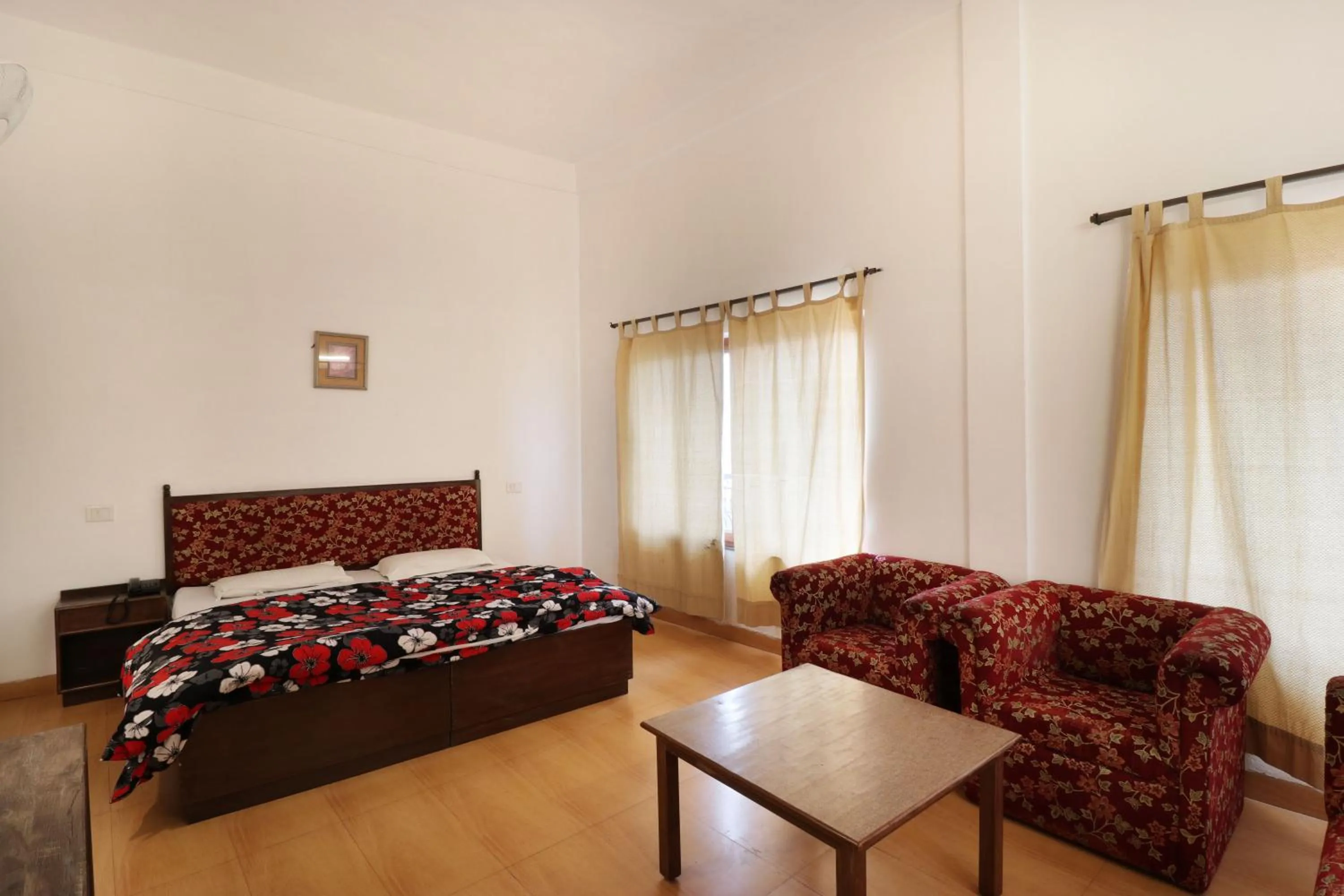 Bed in Hotel Himalayan Club