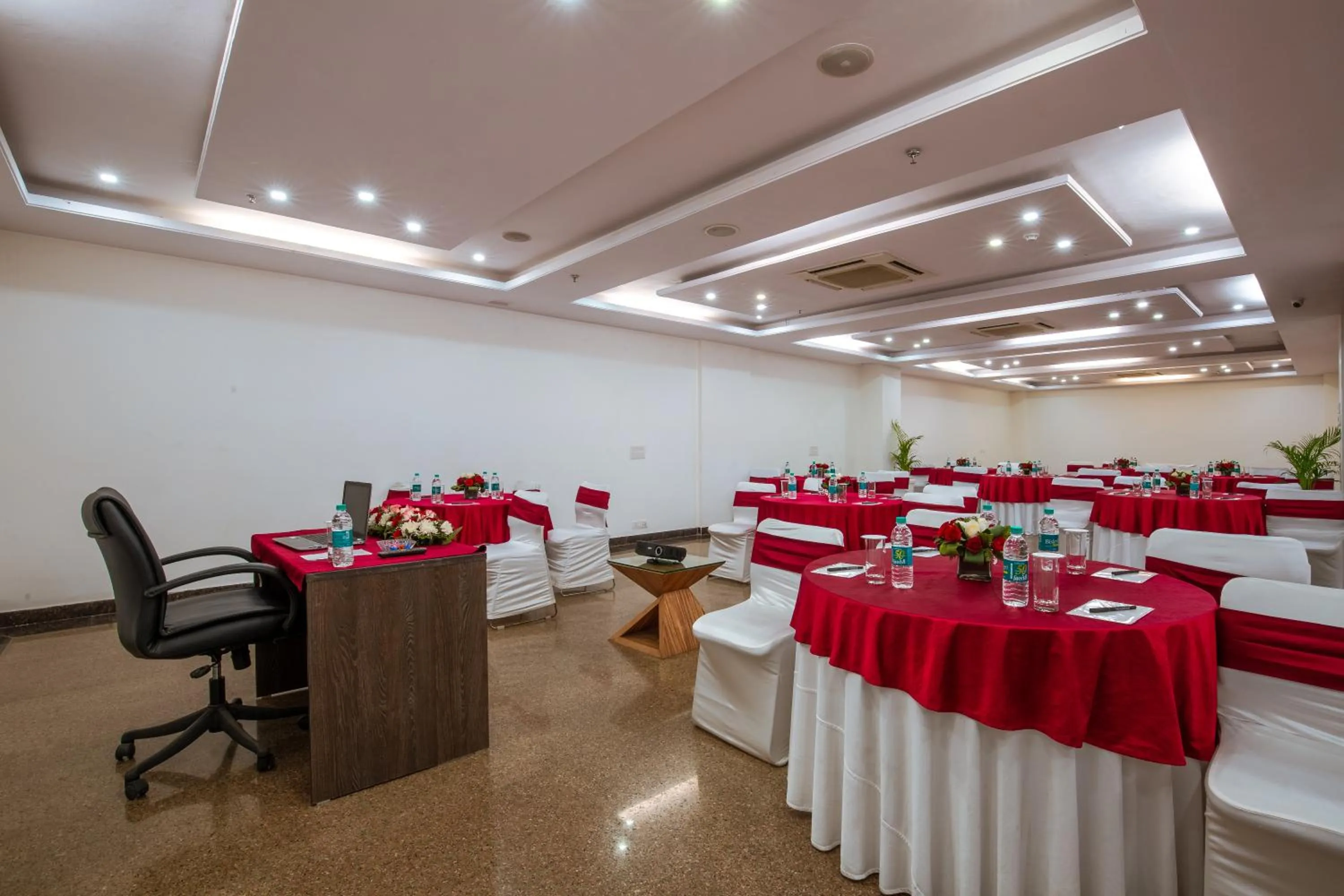 Business facilities in Rosewood Apartment Hotel, Gurgaon