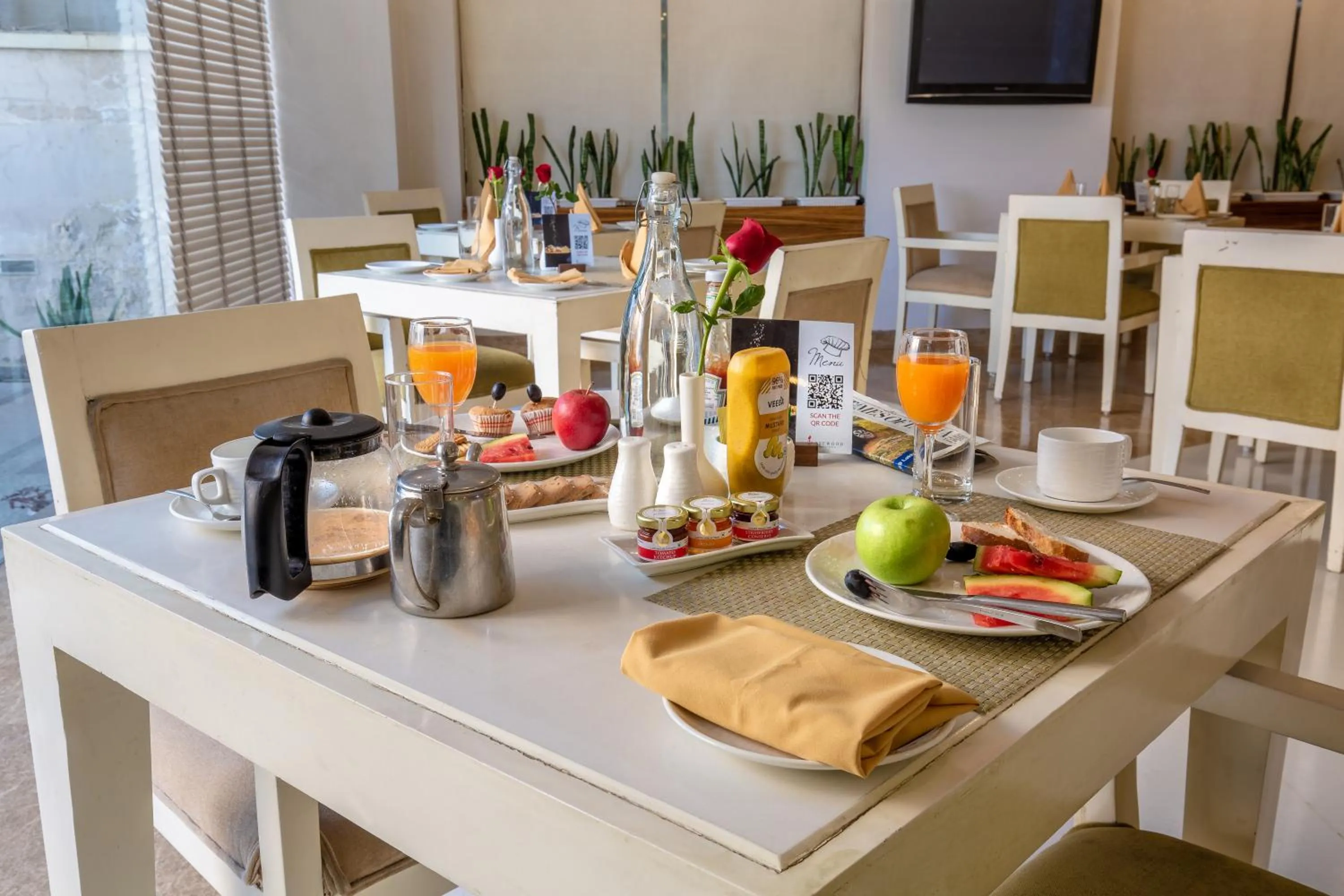 Restaurant/places to eat in Rosewood Apartment Hotel, Gurgaon