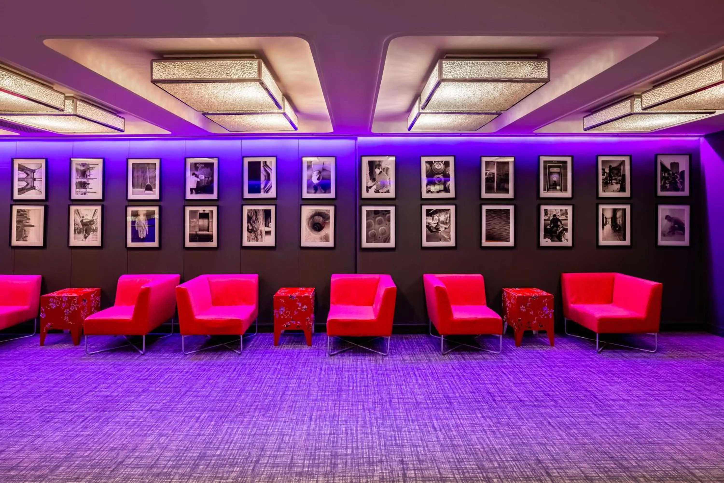 Lounge or bar in nhow Brussels Bloom