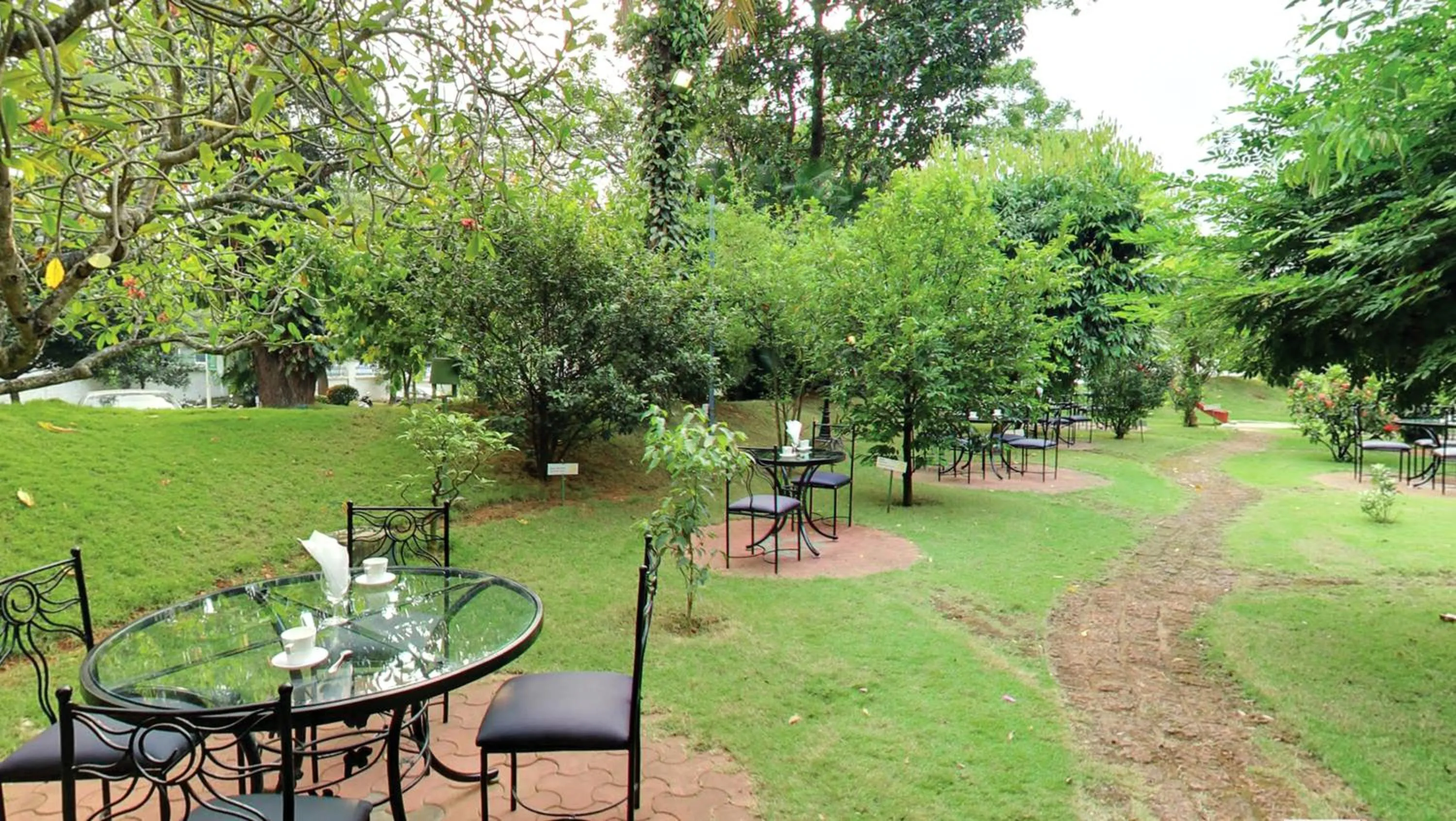 Restaurant/places to eat in KTDC Mascot Hotel - A Heritage Living Experience