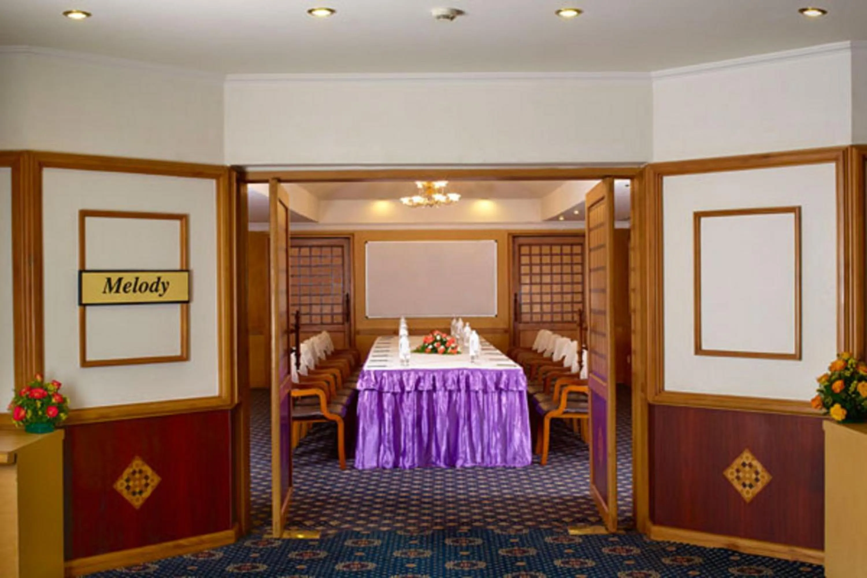 Business facilities, Bed in KTDC Mascot Hotel - A Heritage Living Experience