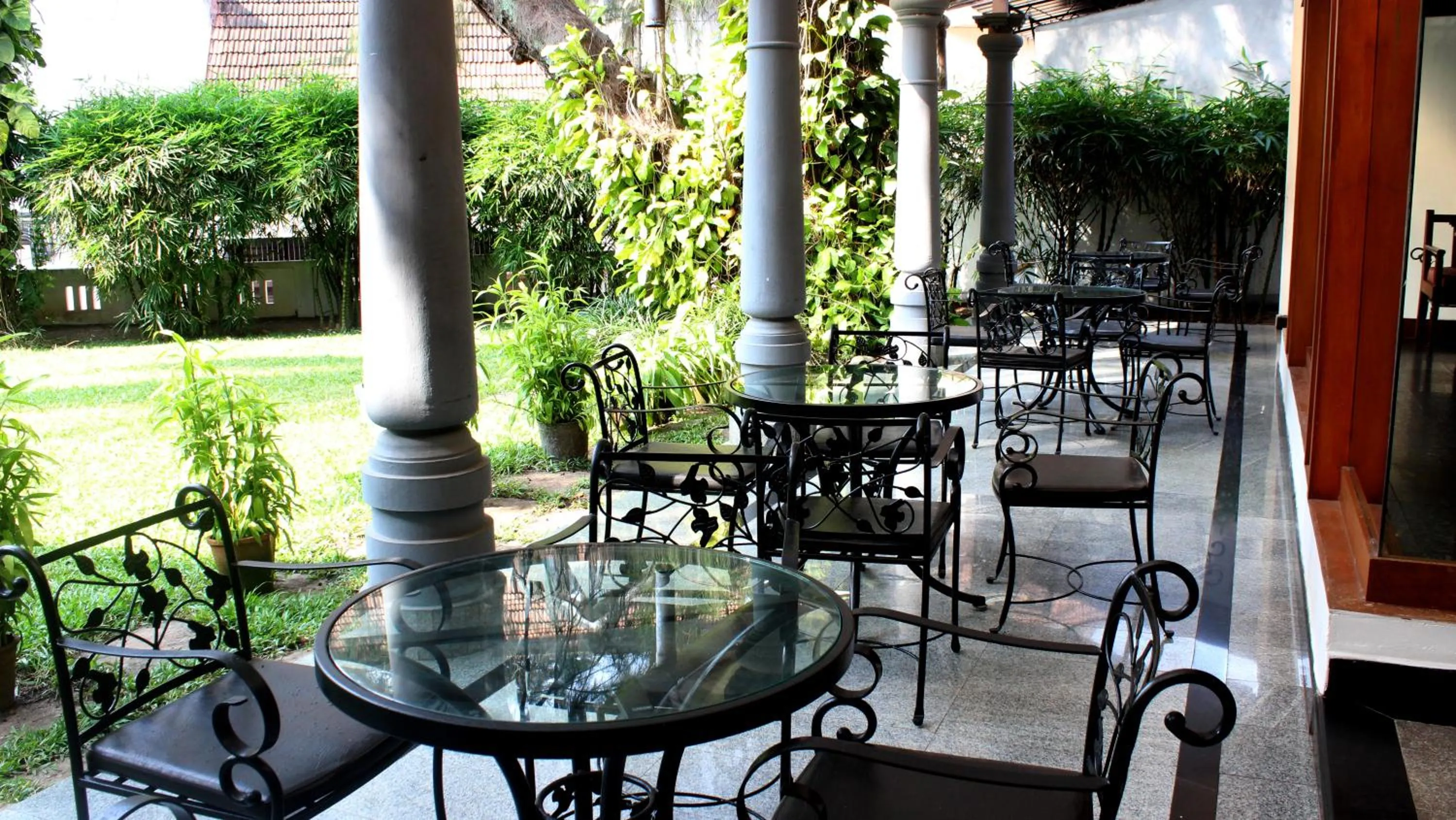 Restaurant/places to eat in KTDC Mascot Hotel - A Heritage Living Experience