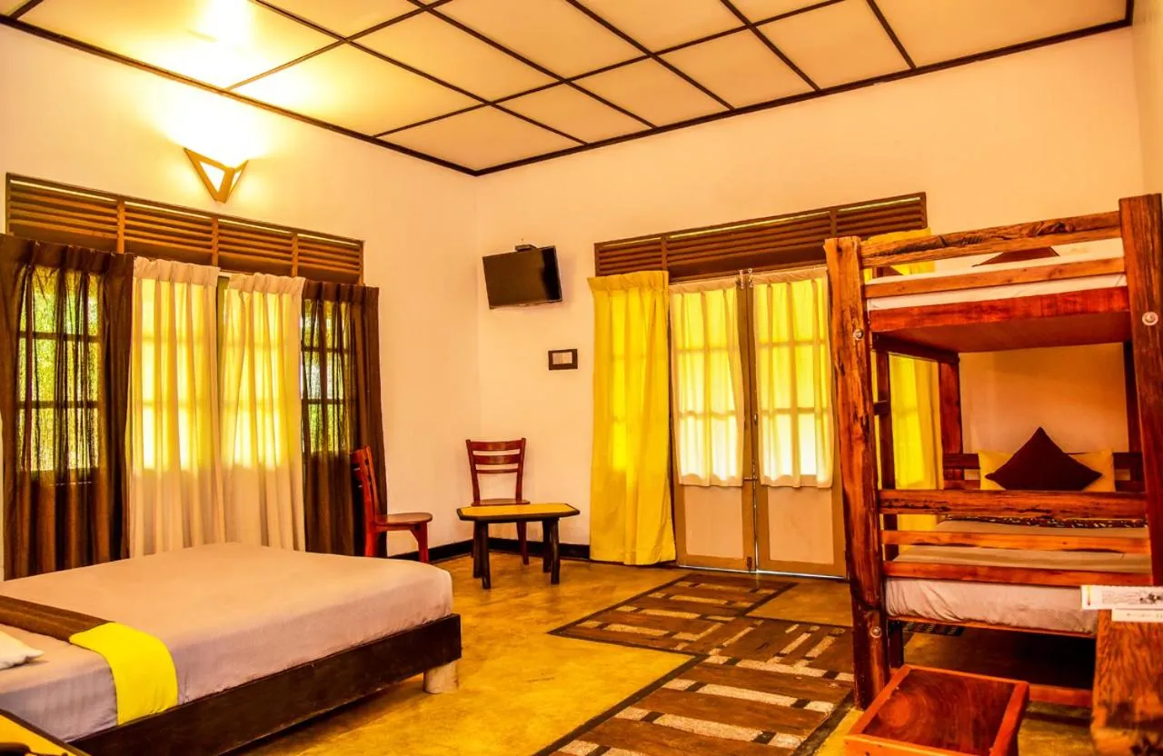 Bed in Train View Chalet