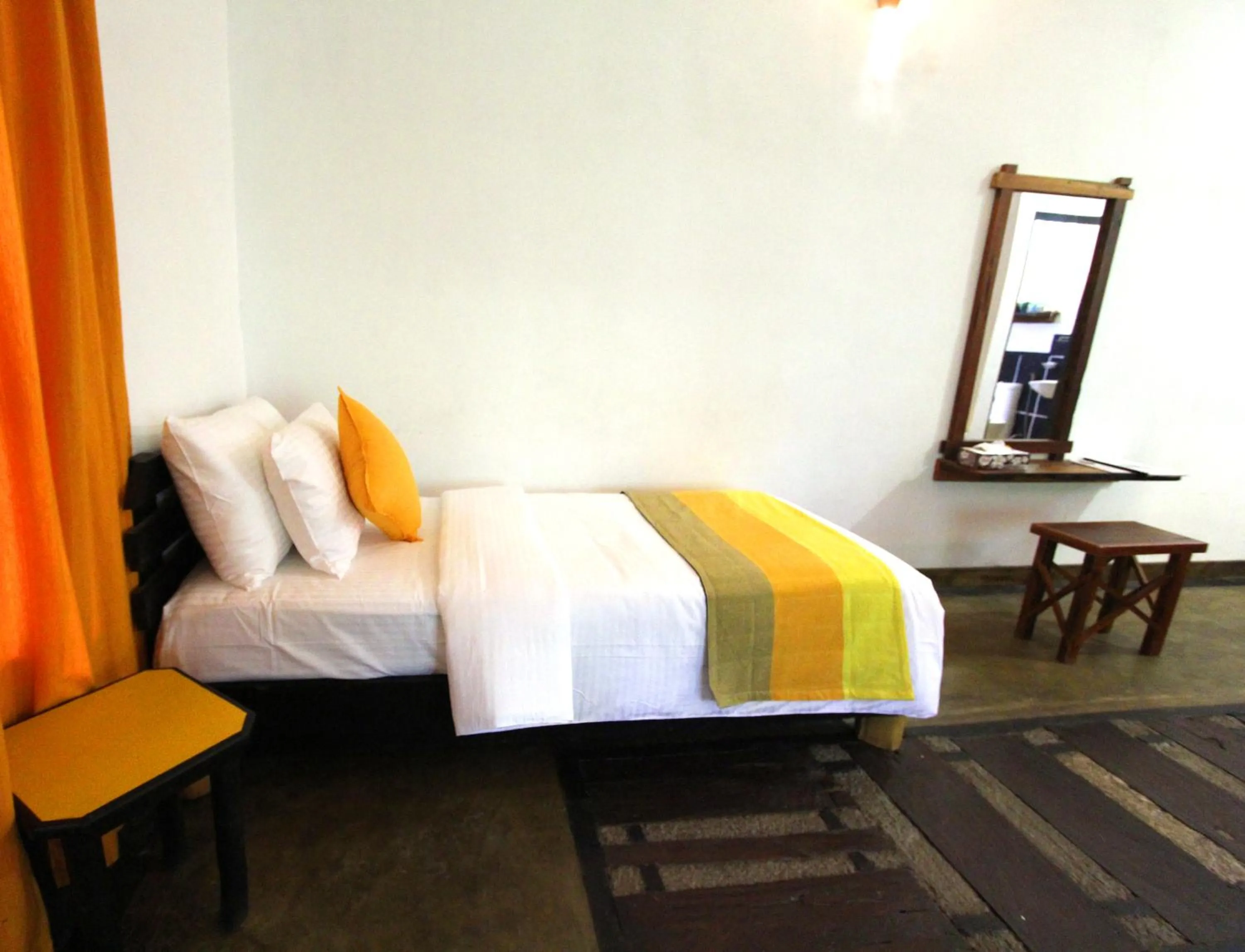 Bed in Train View Chalet