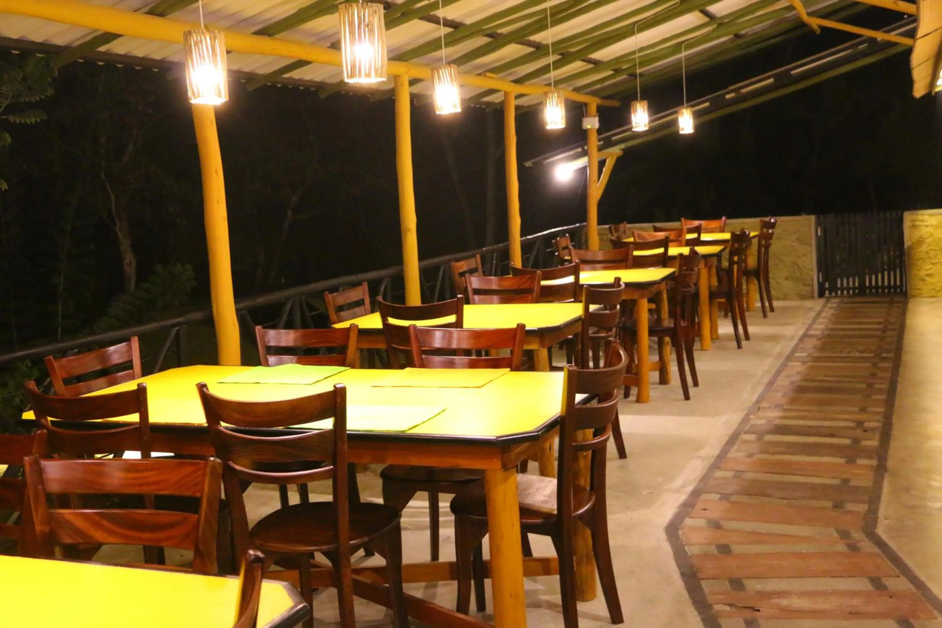 Restaurant/places to eat in Train View Chalet