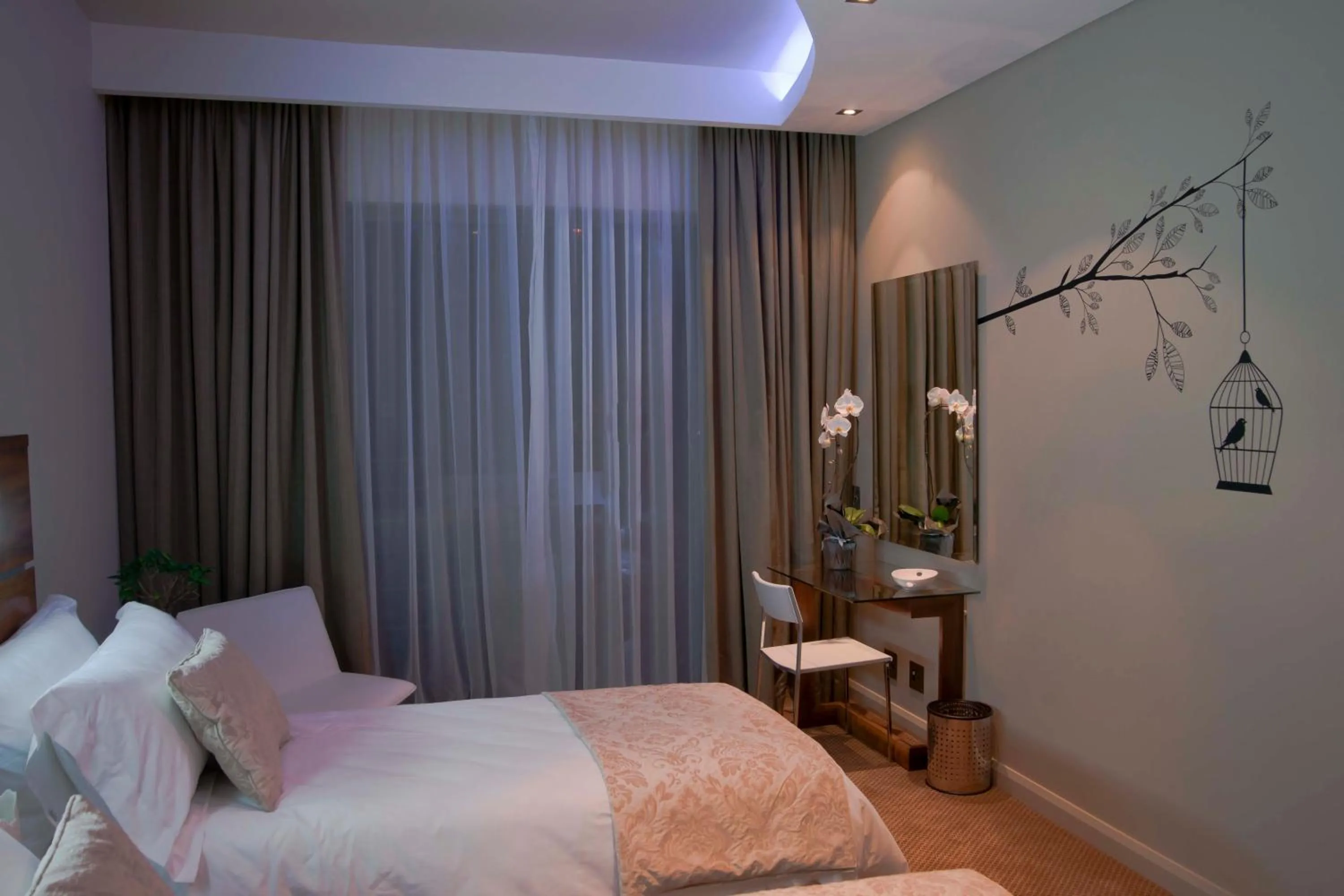 Night, Bed in Hudson House