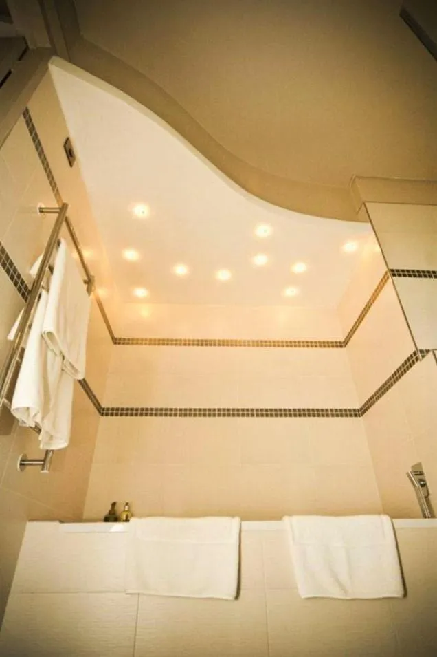 Bathroom in Hudson House