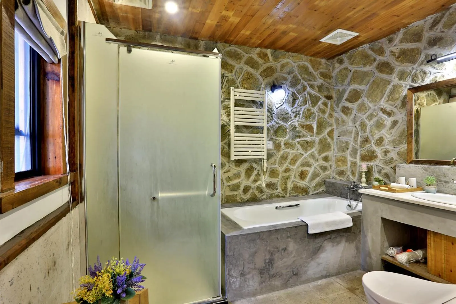 Shower in Youxiake Canal Hotel Hangzhou