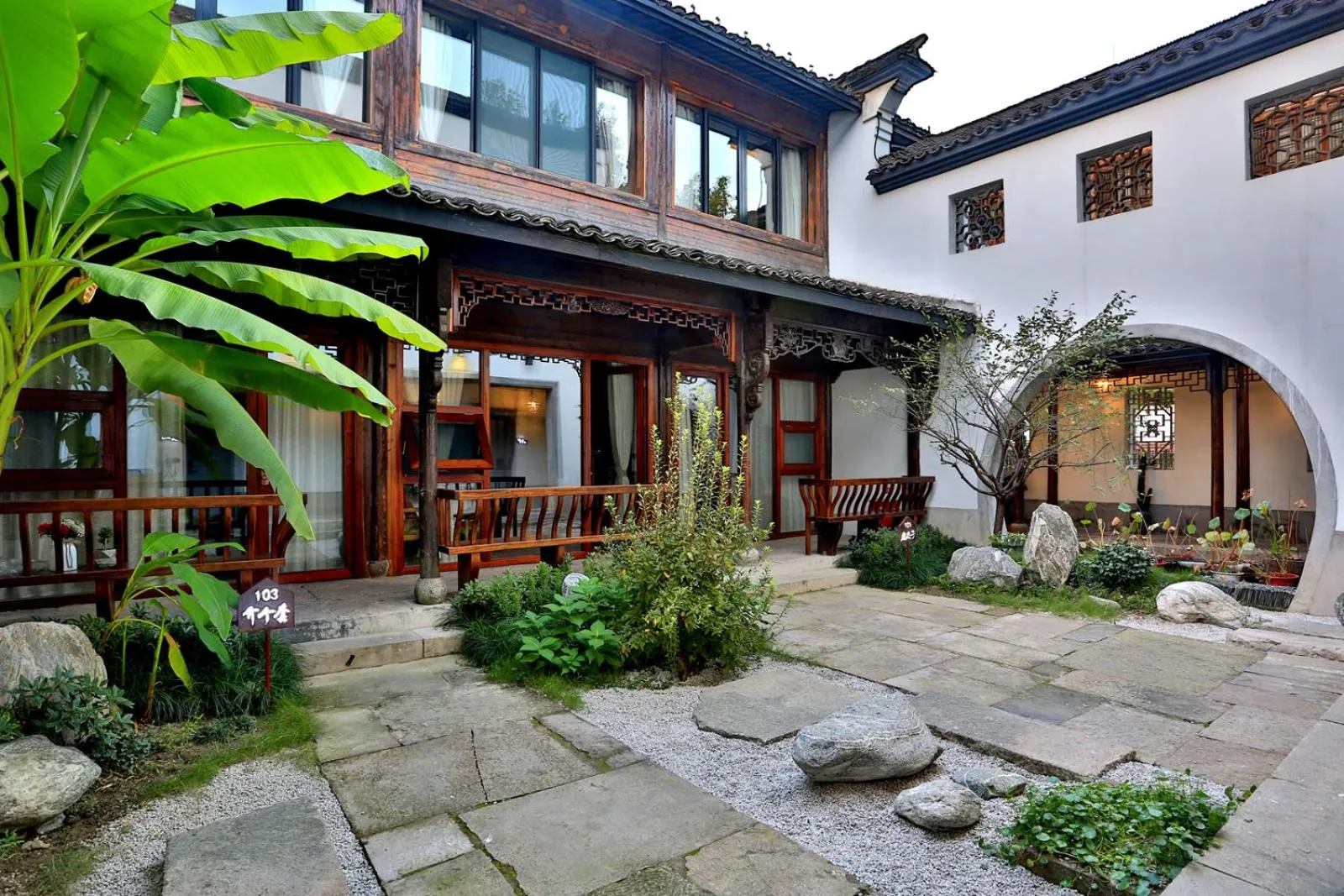 Property building in Youxiake Canal Hotel Hangzhou