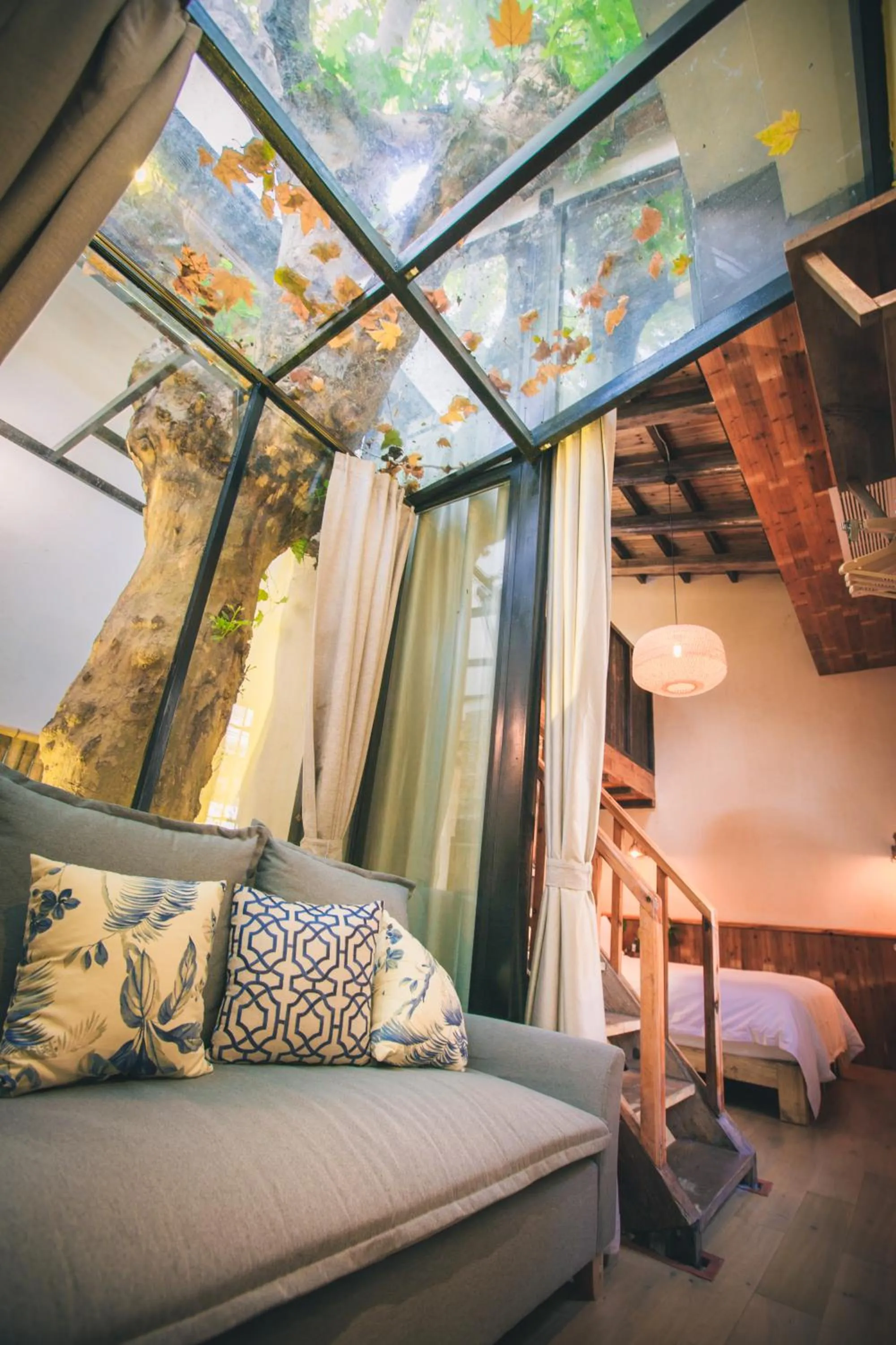 View (from property/room), Bed in Youxiake Canal Hotel Hangzhou