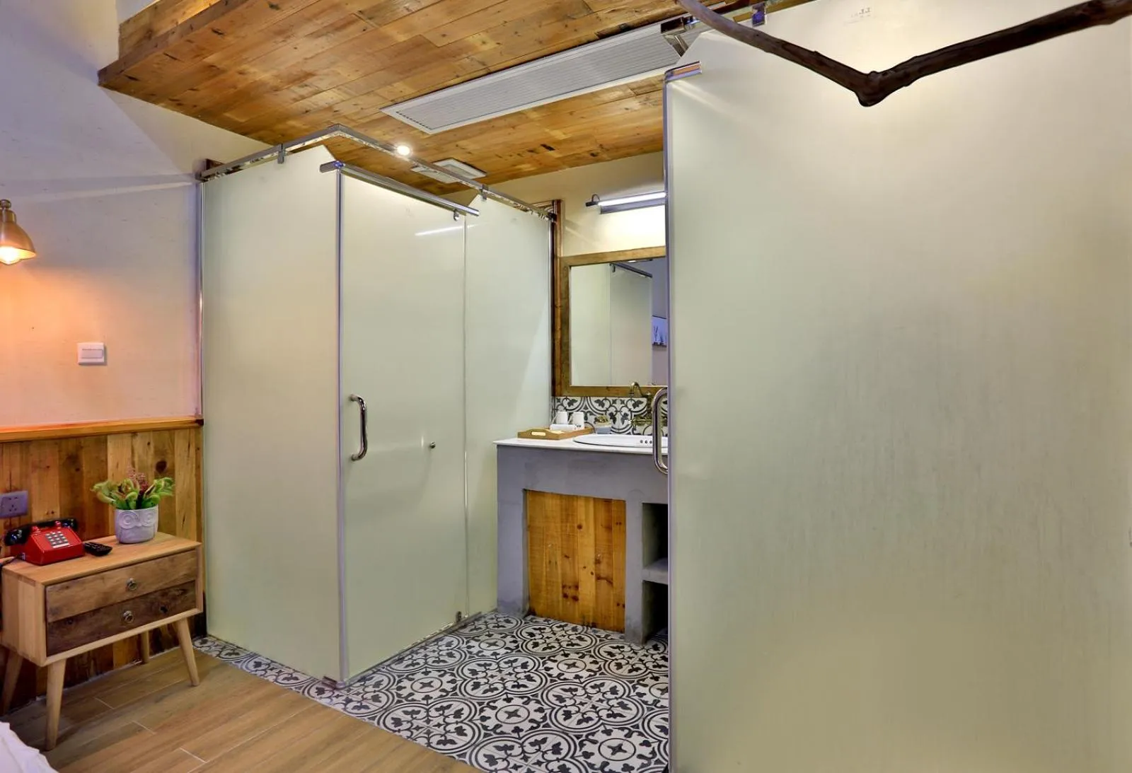 Shower in Youxiake Canal Hotel Hangzhou