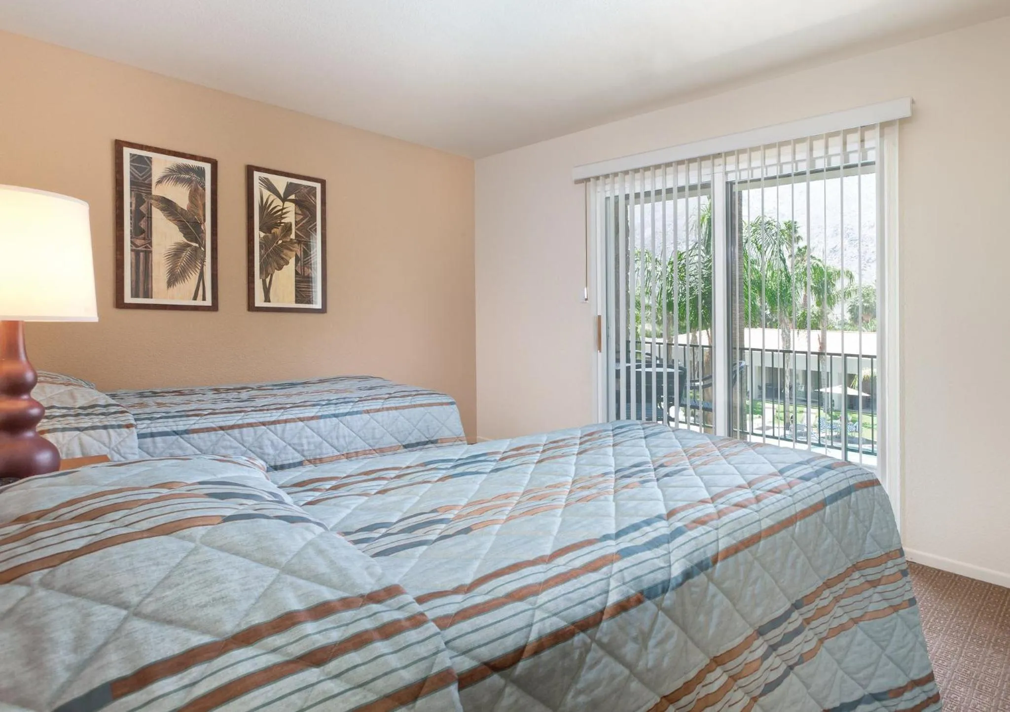 Photo of the whole room, Bed in WorldMark Palm Springs