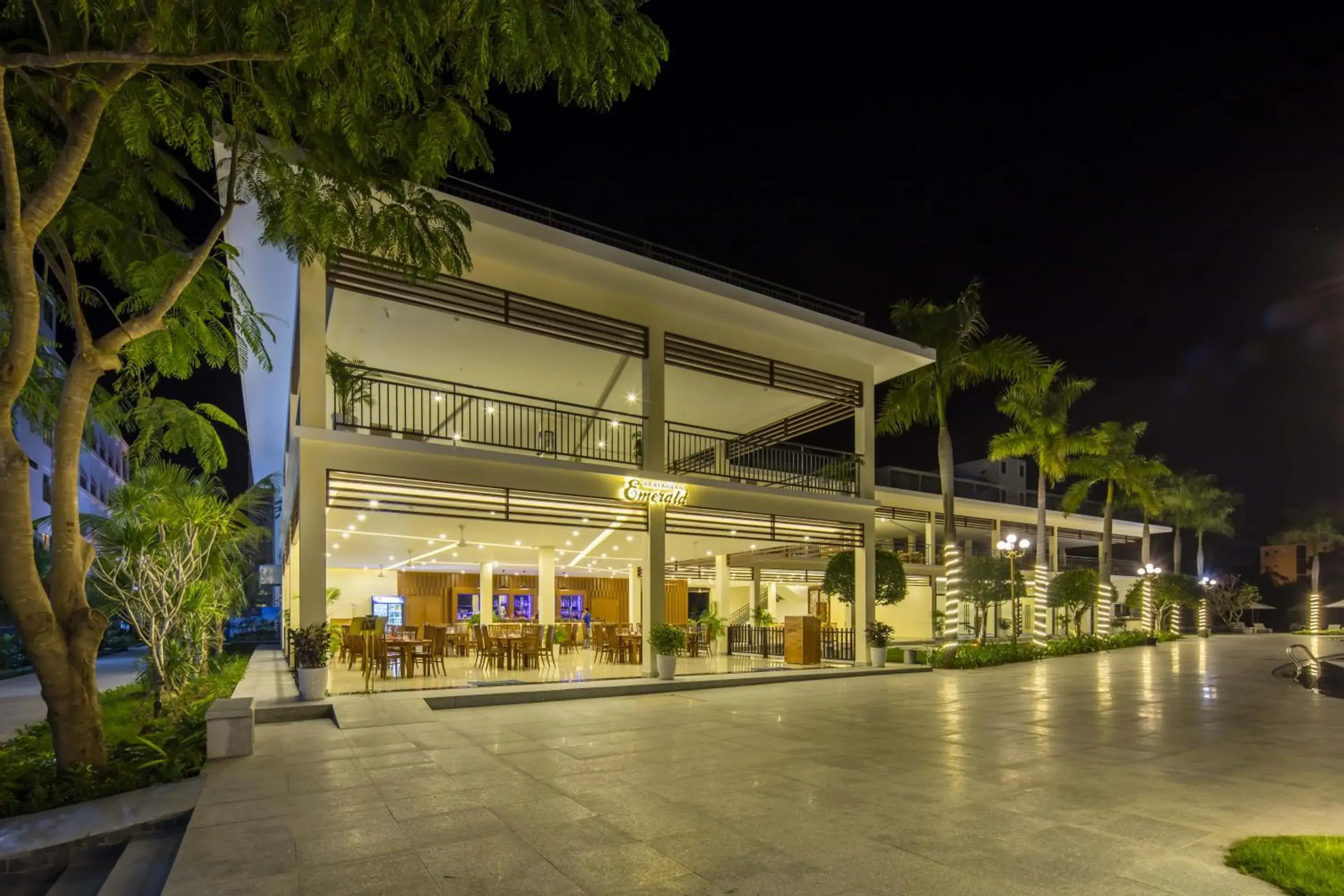 Property building in Diamond Bay Condotel Resort Nha Trang Property building in Diamond Bay Condotel Resort Nha Trang
