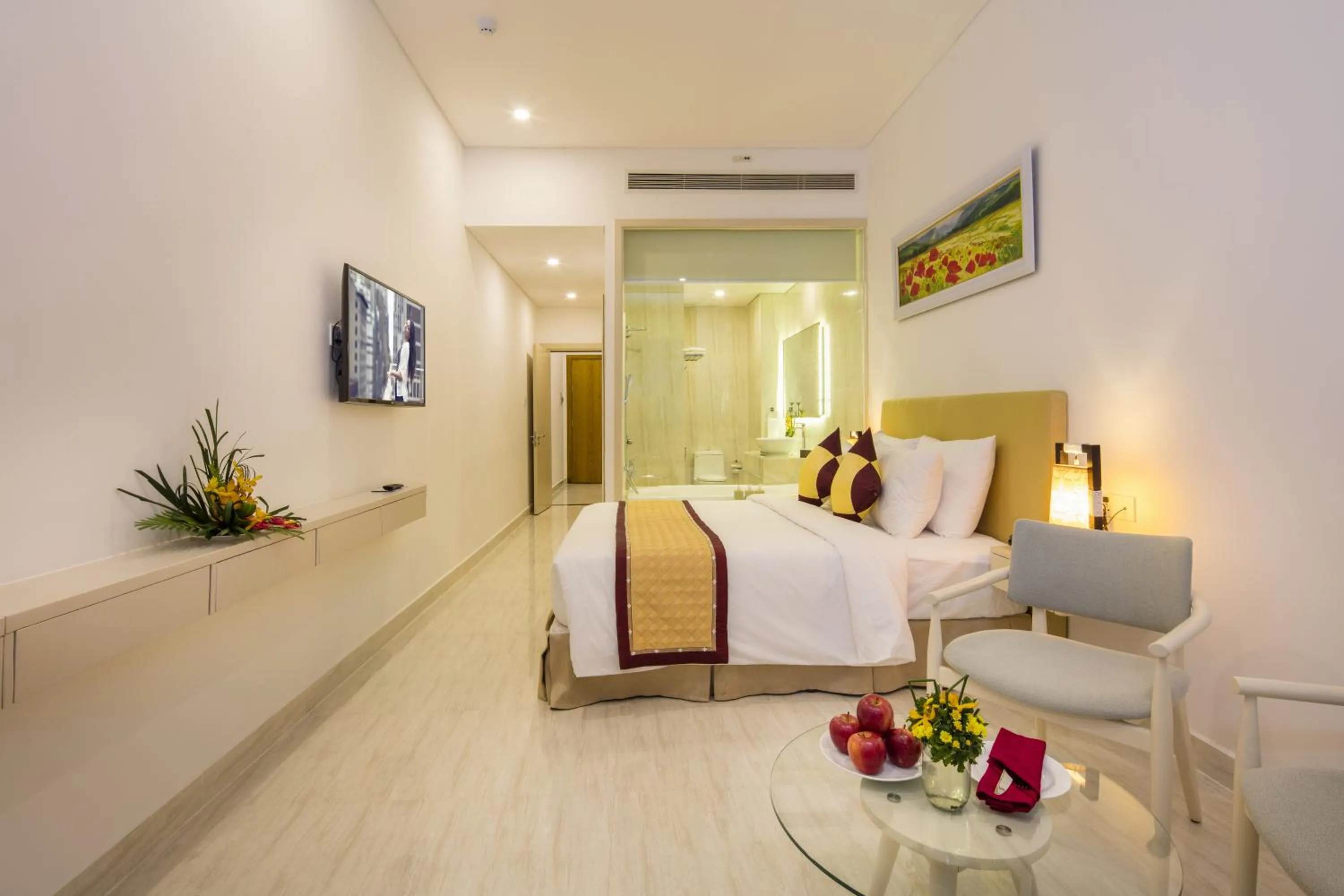 Bedroom, Bed in Diamond Bay Condotel Resort Nha Trang