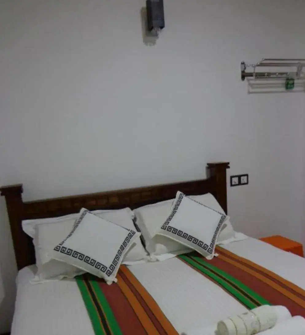 Single Room with Shower - single occupancy in Rajarata Reach Resort Single Room with Shower - single occupancy in Rajarata Reach Resort