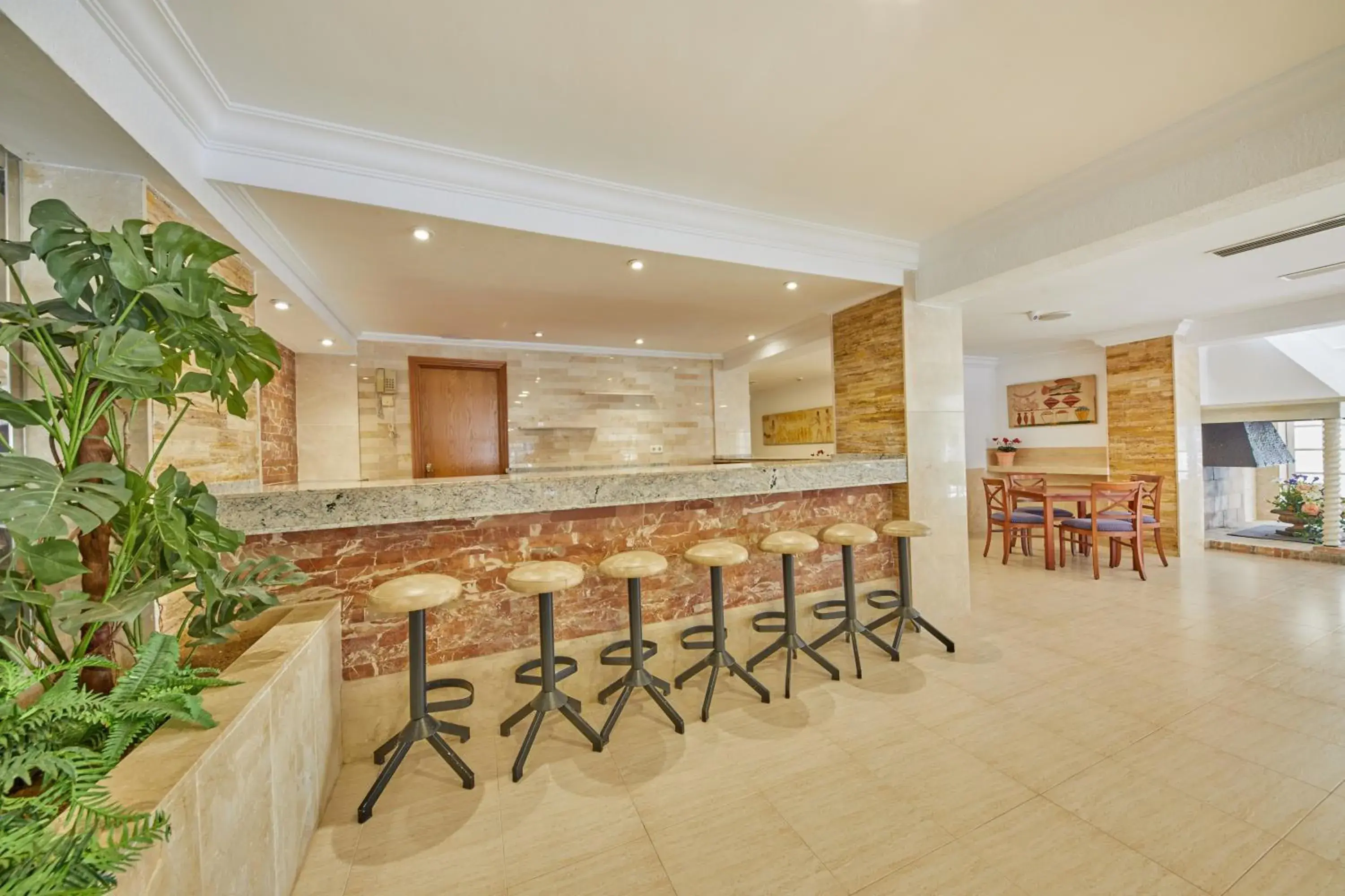 Lounge or bar in Apartamentos Ben-Hur Lounge or bar in Apartamentos Ben-Hur